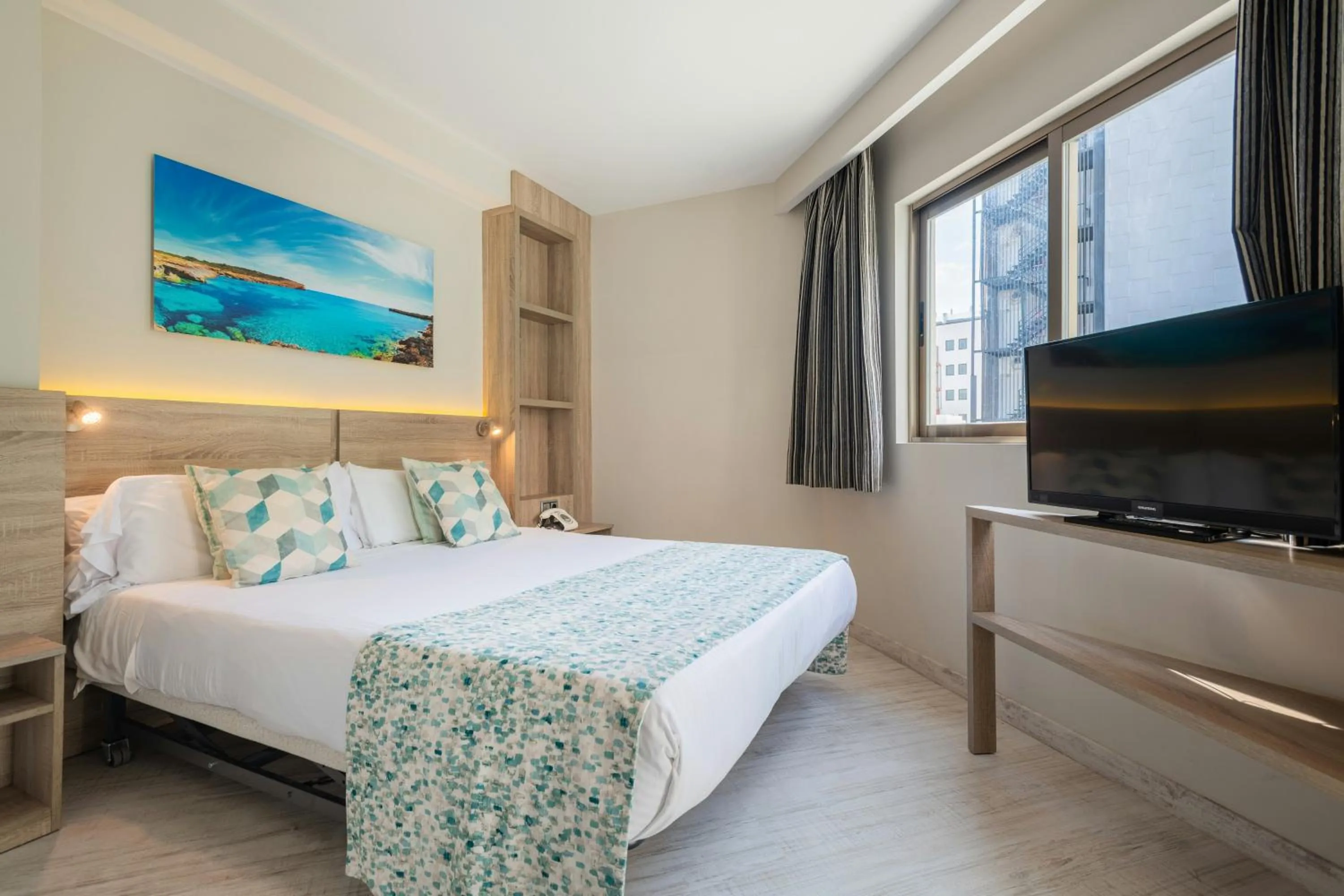 Photo of the whole room, Bed in Leonardo Royal Hotel Mallorca