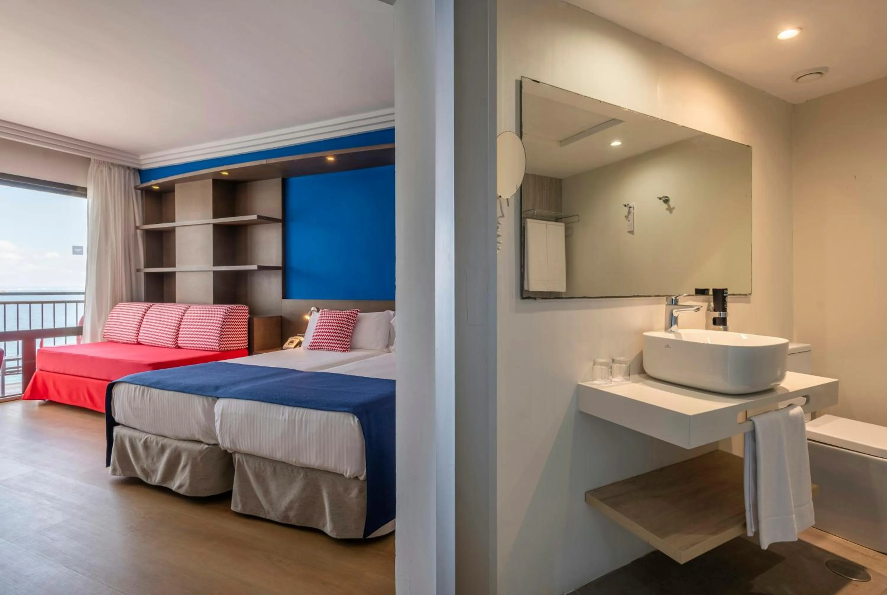 Bedroom, Bed in Leonardo Royal Hotel Mallorca