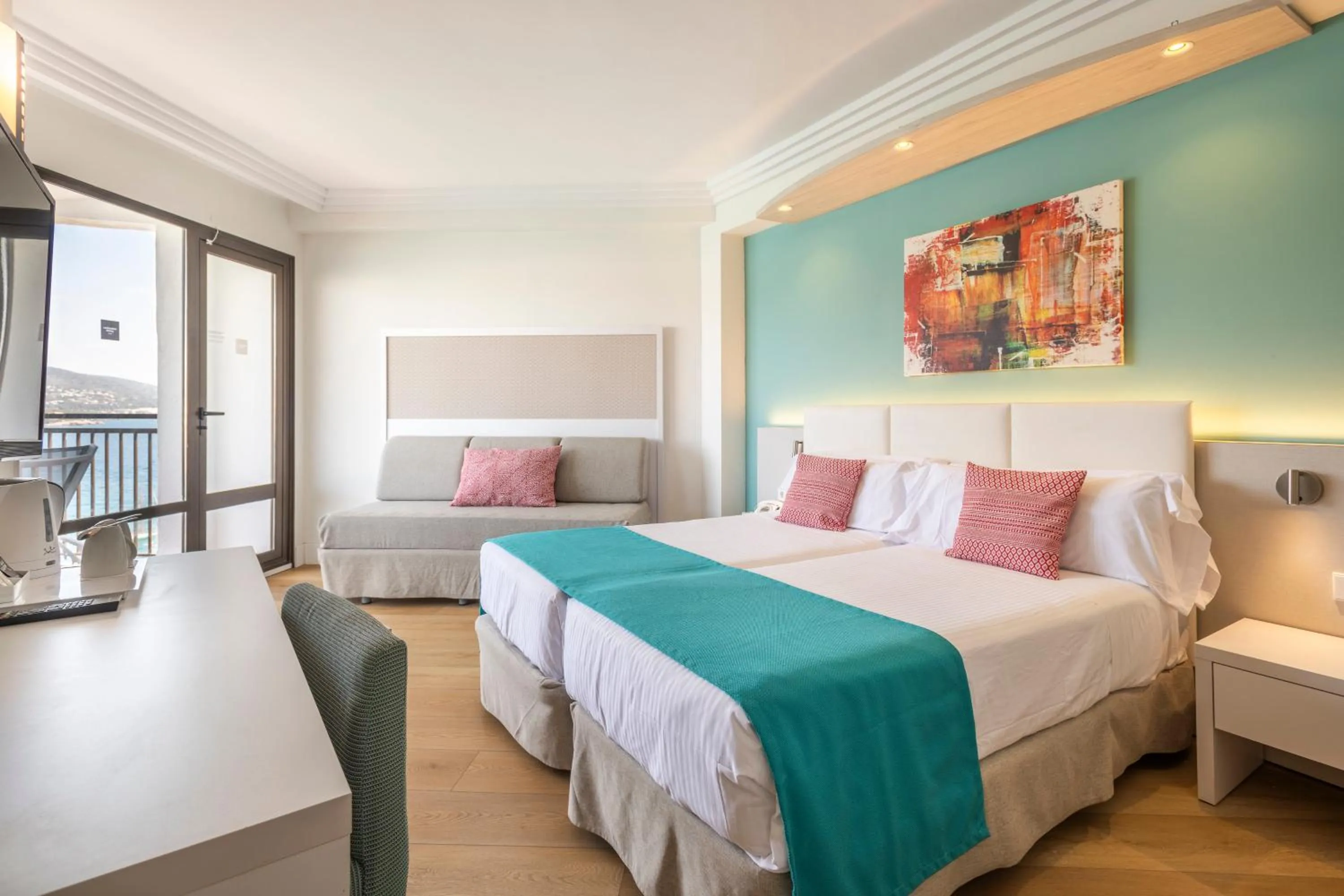 Photo of the whole room, Bed in Leonardo Royal Hotel Mallorca