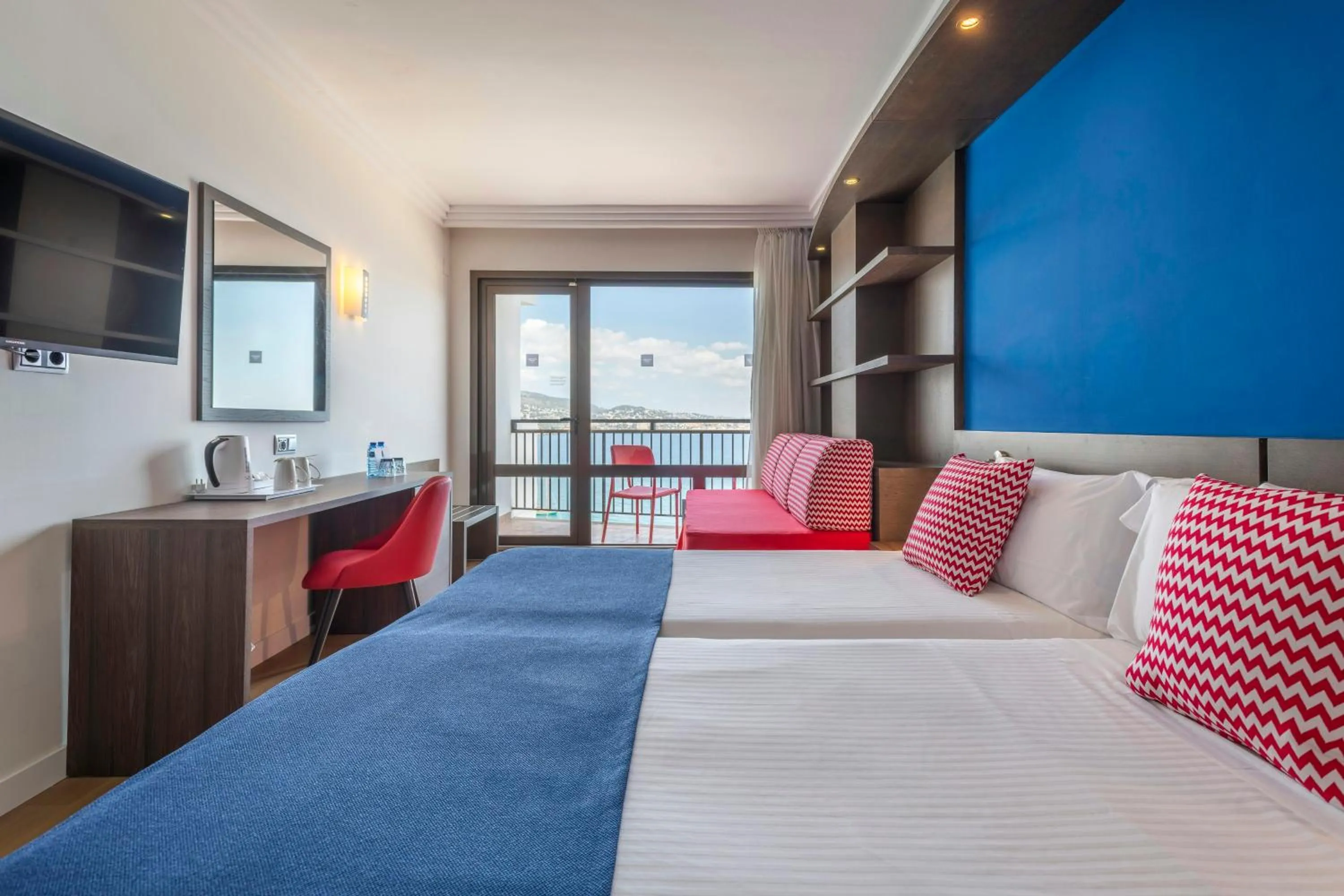 Bedroom, Bed in Leonardo Royal Hotel Mallorca