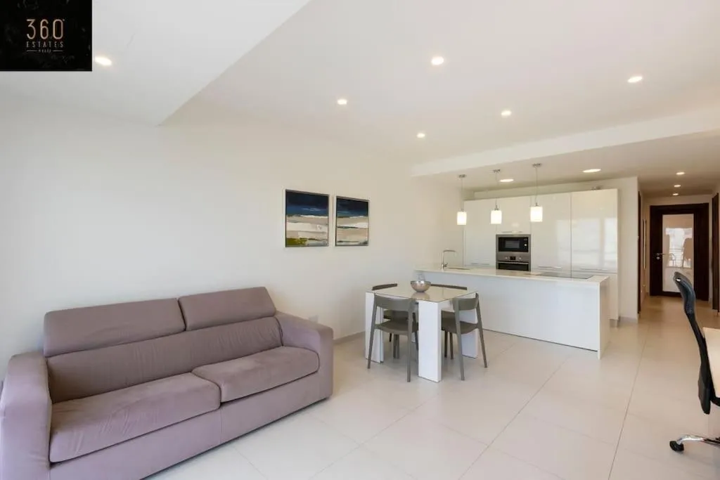 Modern 2BR APT in the quaint village of Marsaskala & AC by 360 Estates