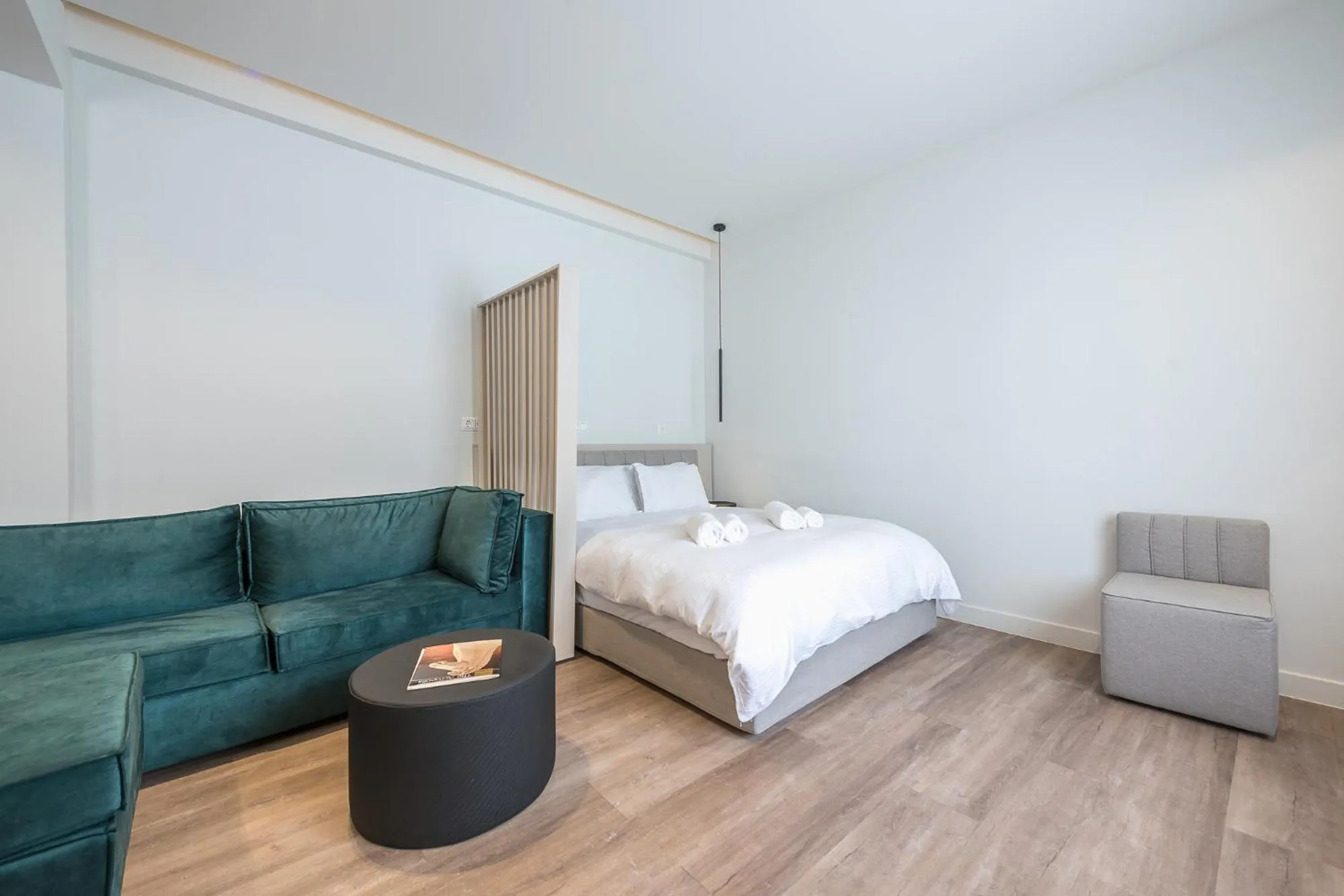 Living room, Bed in Aeiphoria Suites & Rooms - Athens