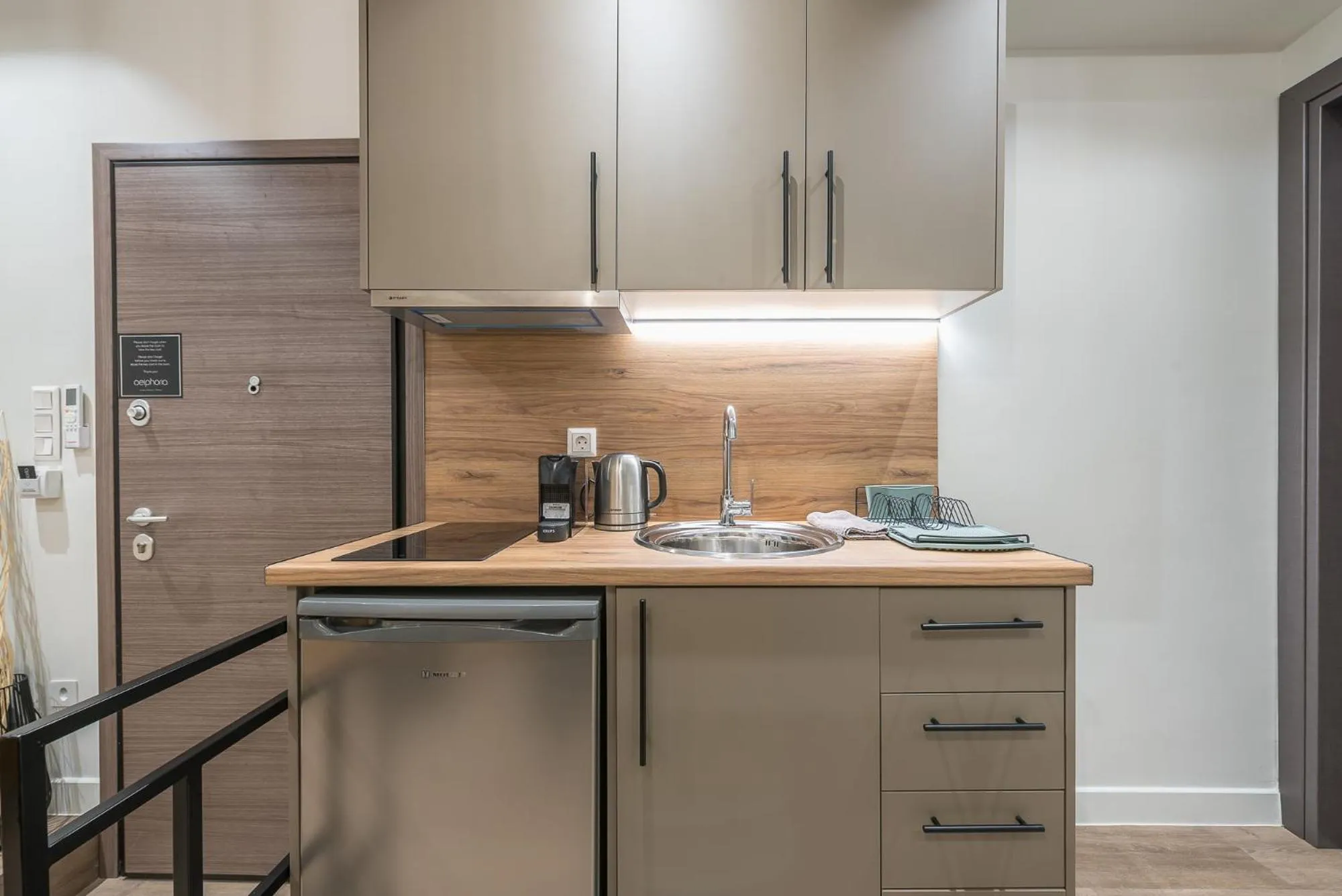 Kitchen or kitchenette in Aeiphoria Suites & Rooms - Athens