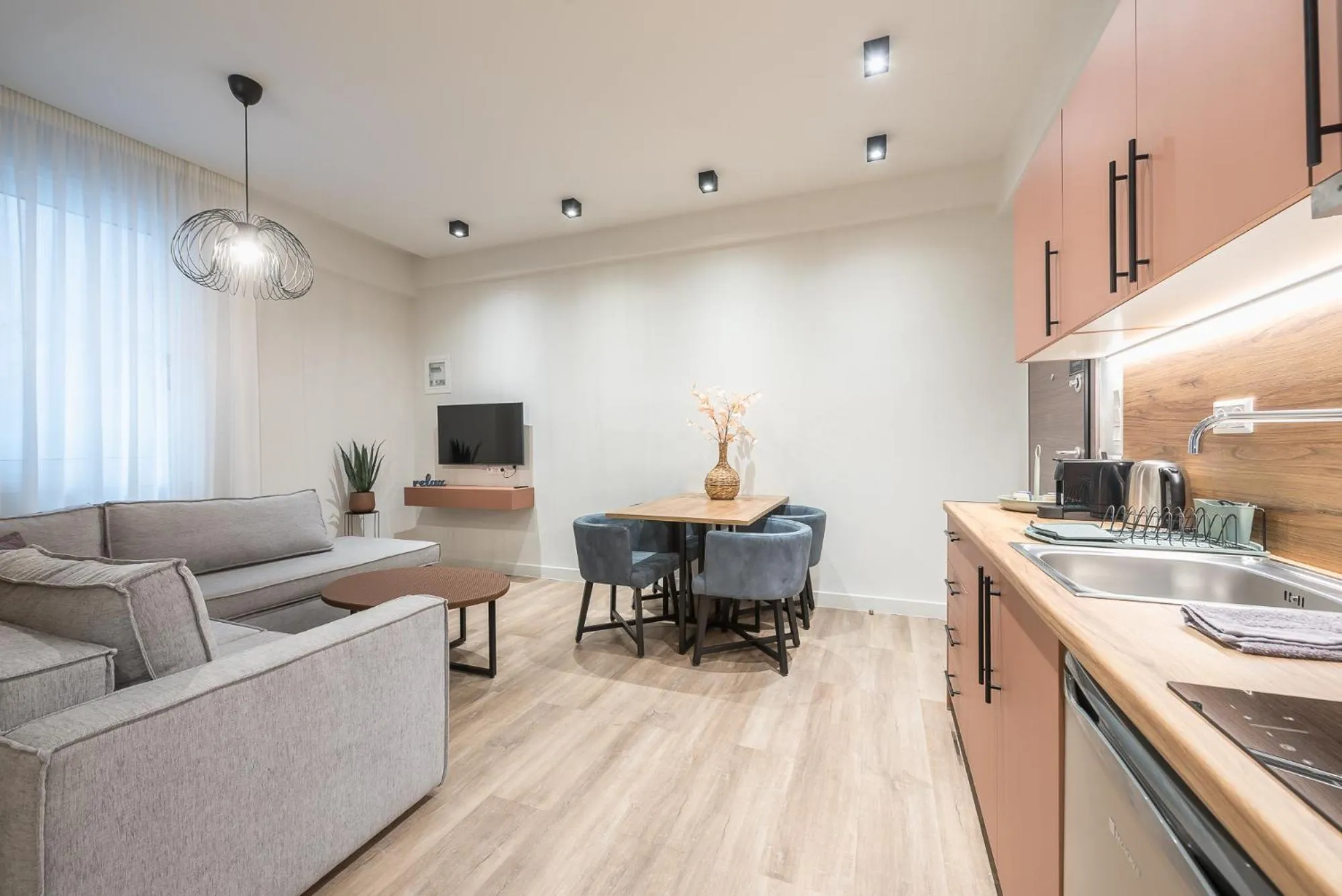 TV and multimedia in Aeiphoria Suites & Rooms - Athens