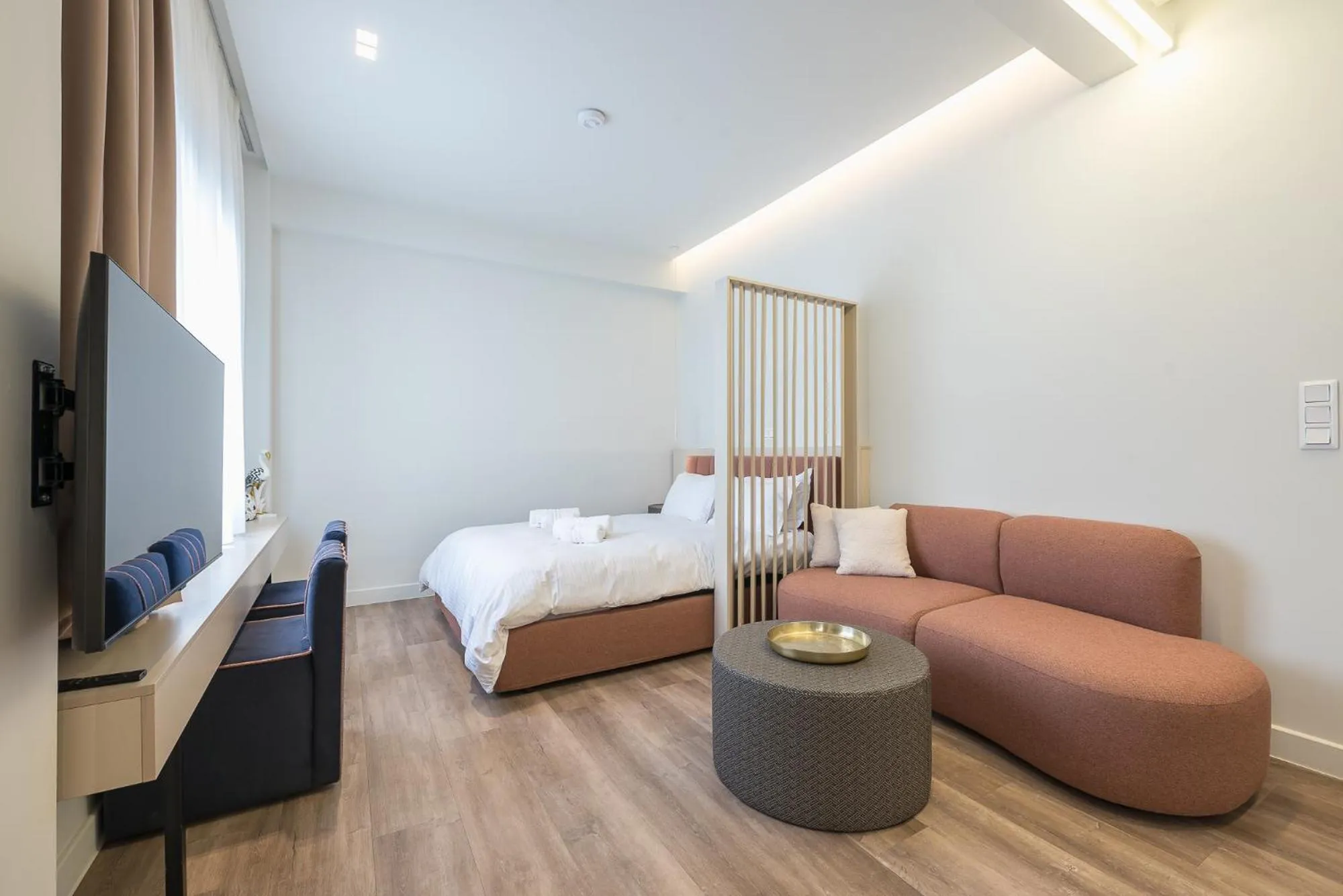 TV and multimedia, Bed in Aeiphoria Suites & Rooms - Athens