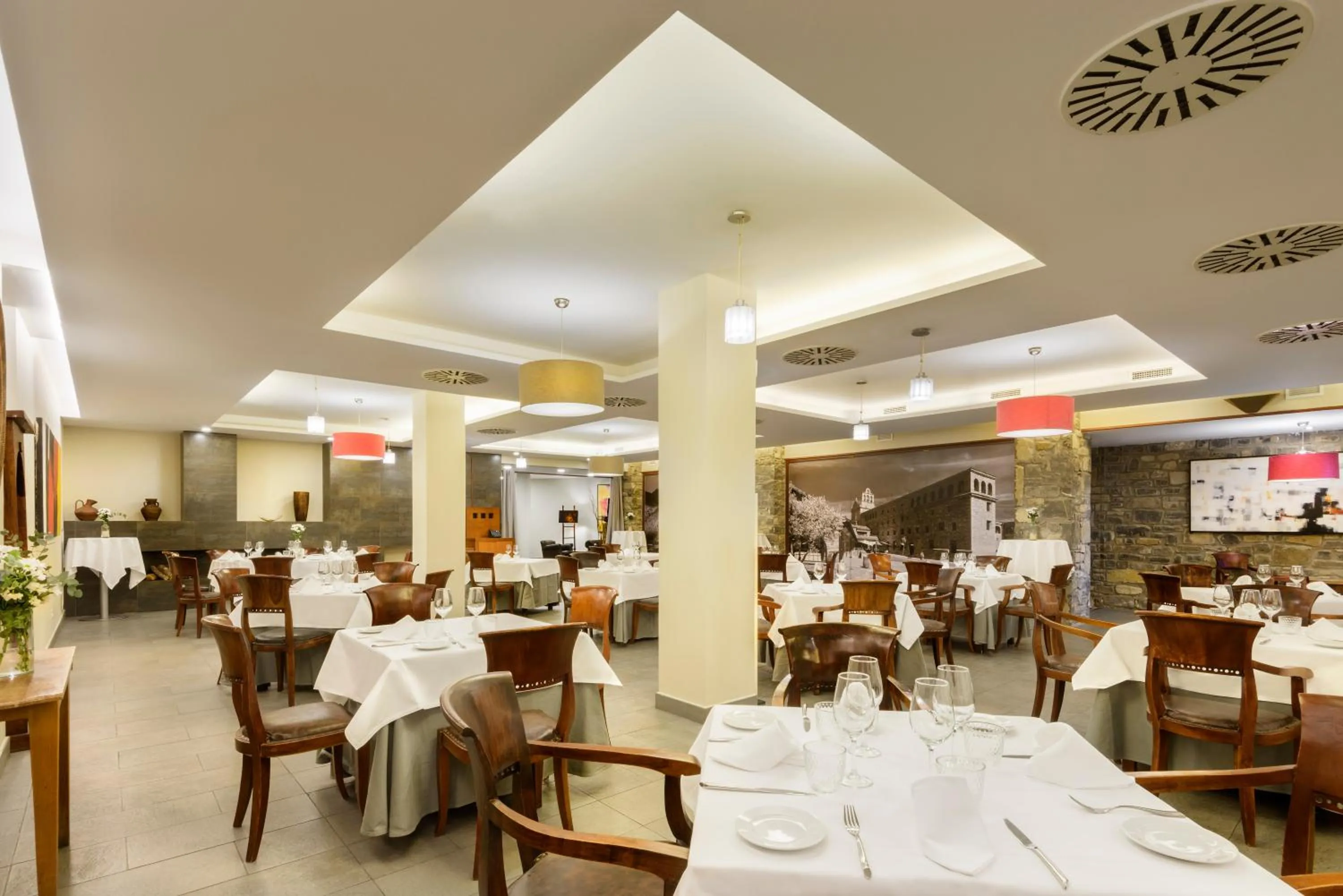 Restaurant/places to eat in Hotel & Spa Monasterio de Boltaña