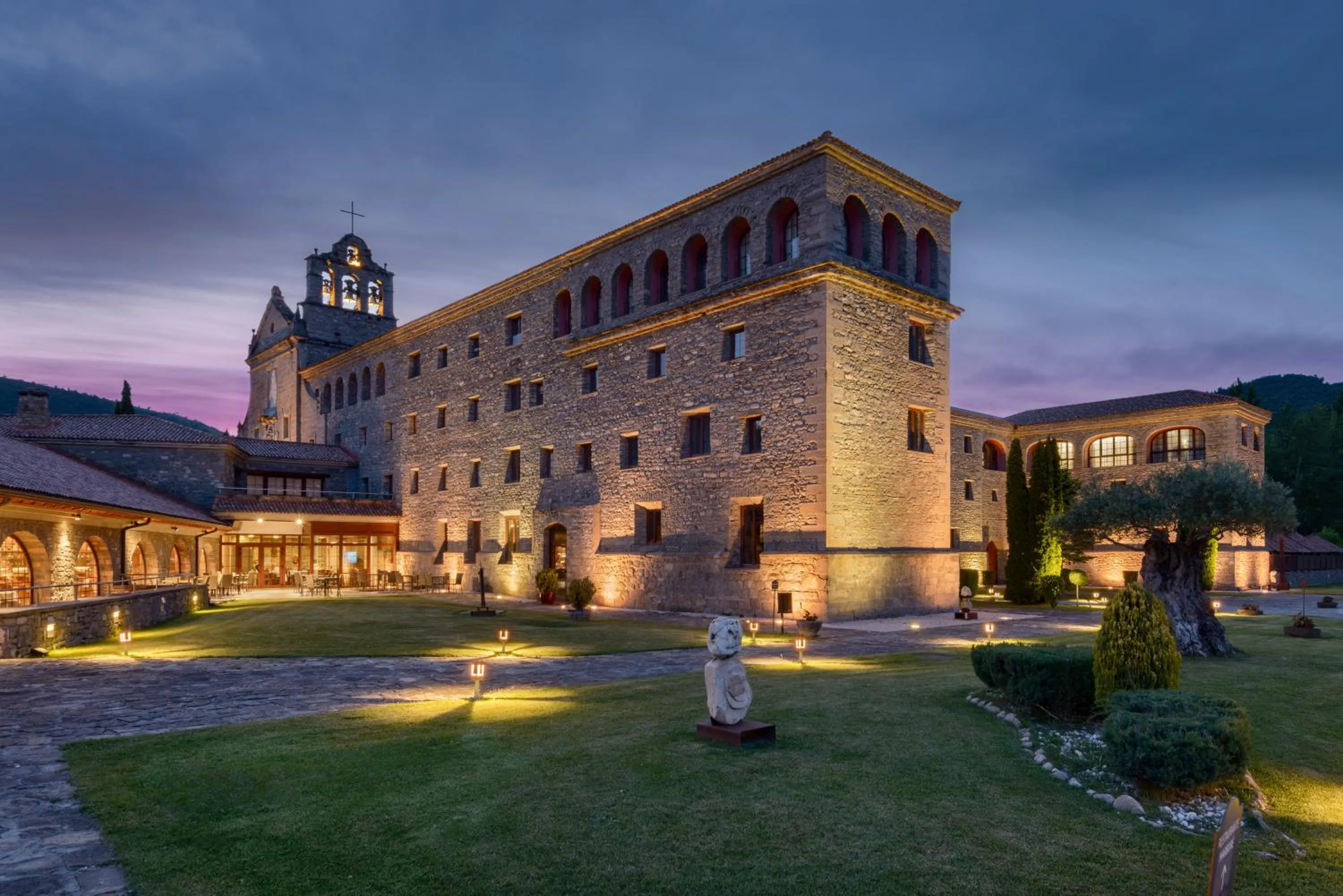 Property building in Hotel & Spa Monasterio de Boltaña