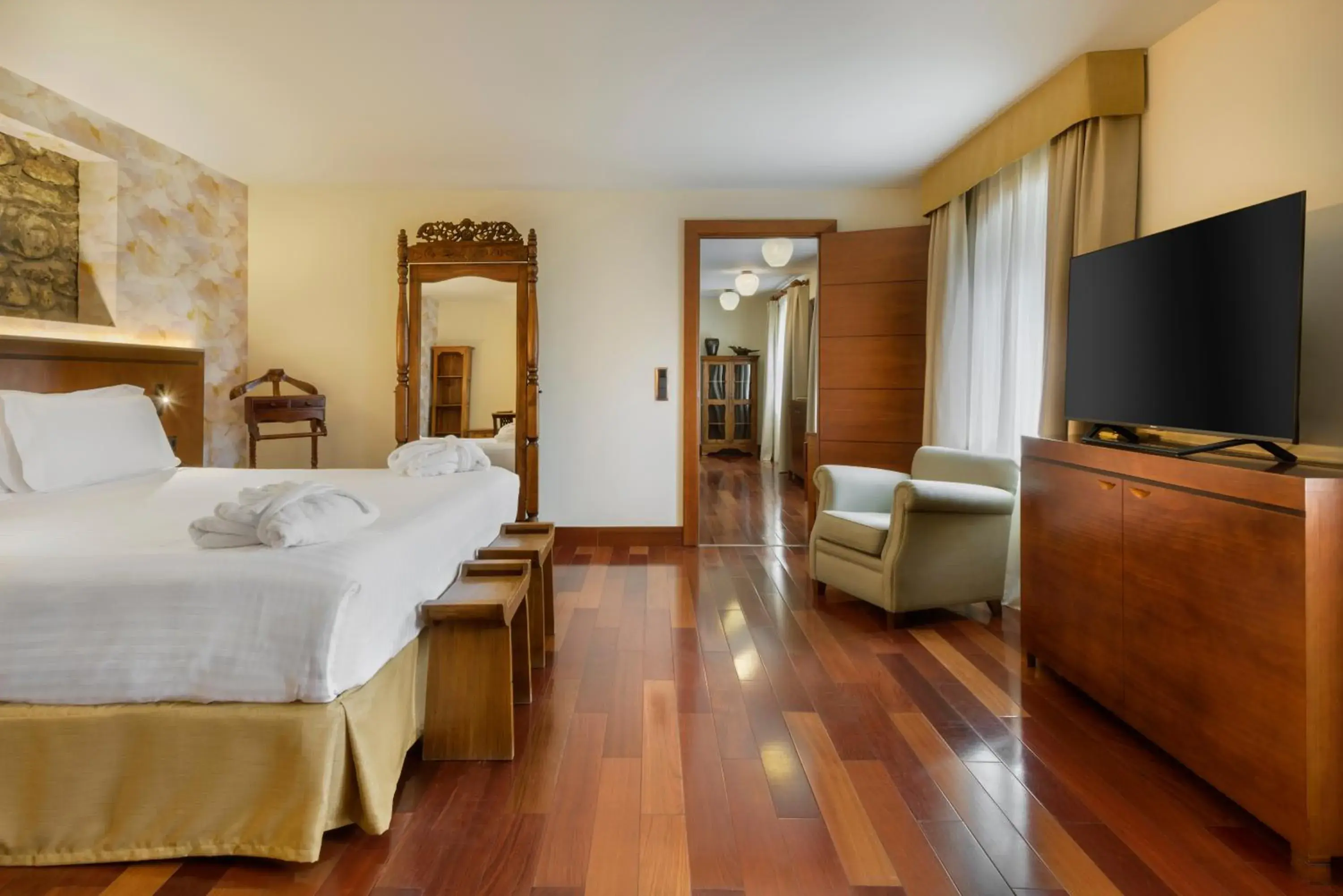 Junior Suite in Hotel & Spa Monasterio de Boltaña Junior Suite in Hotel & Spa Monasterio de Boltaña