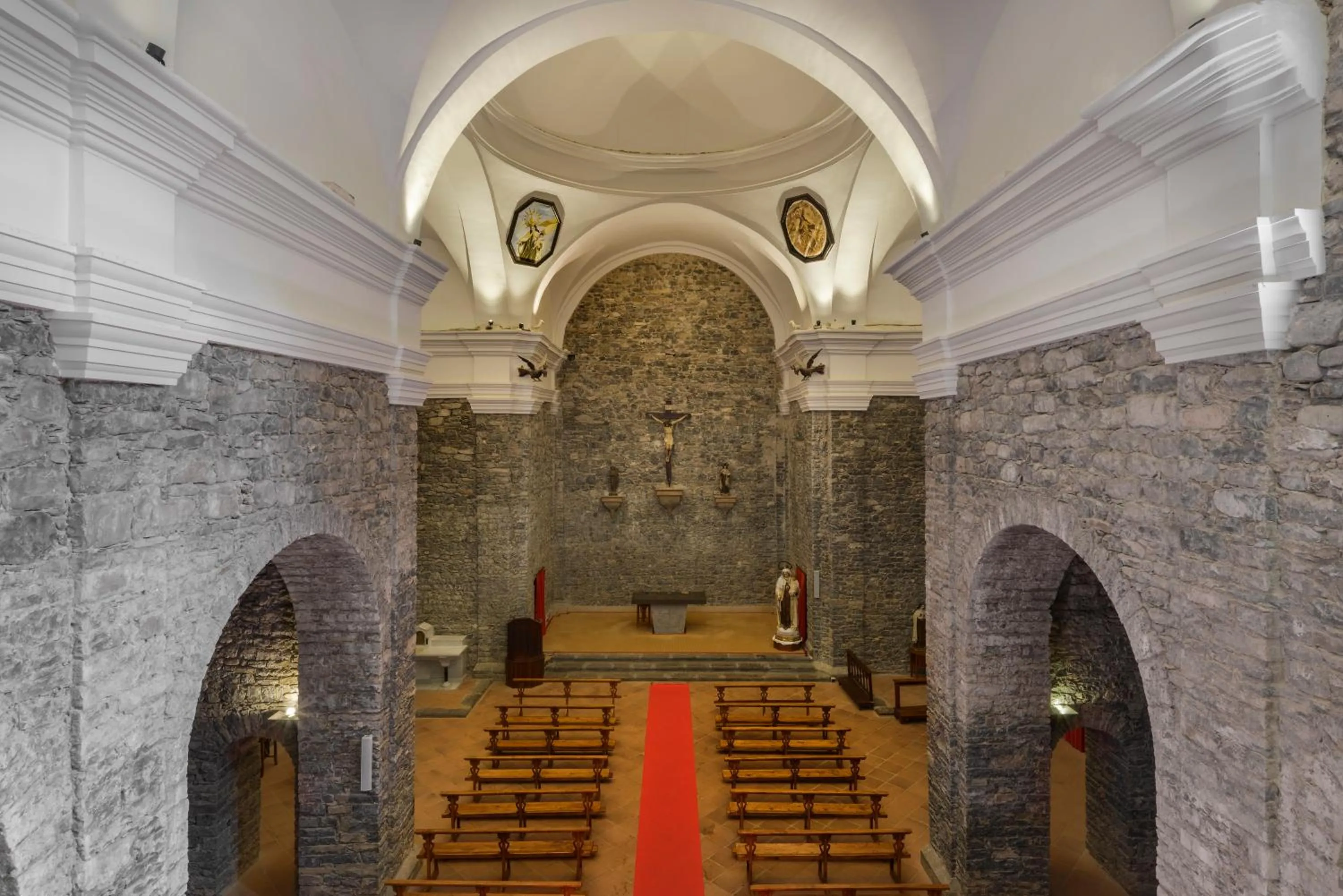 Property building in Hotel & Spa Monasterio de Boltaña