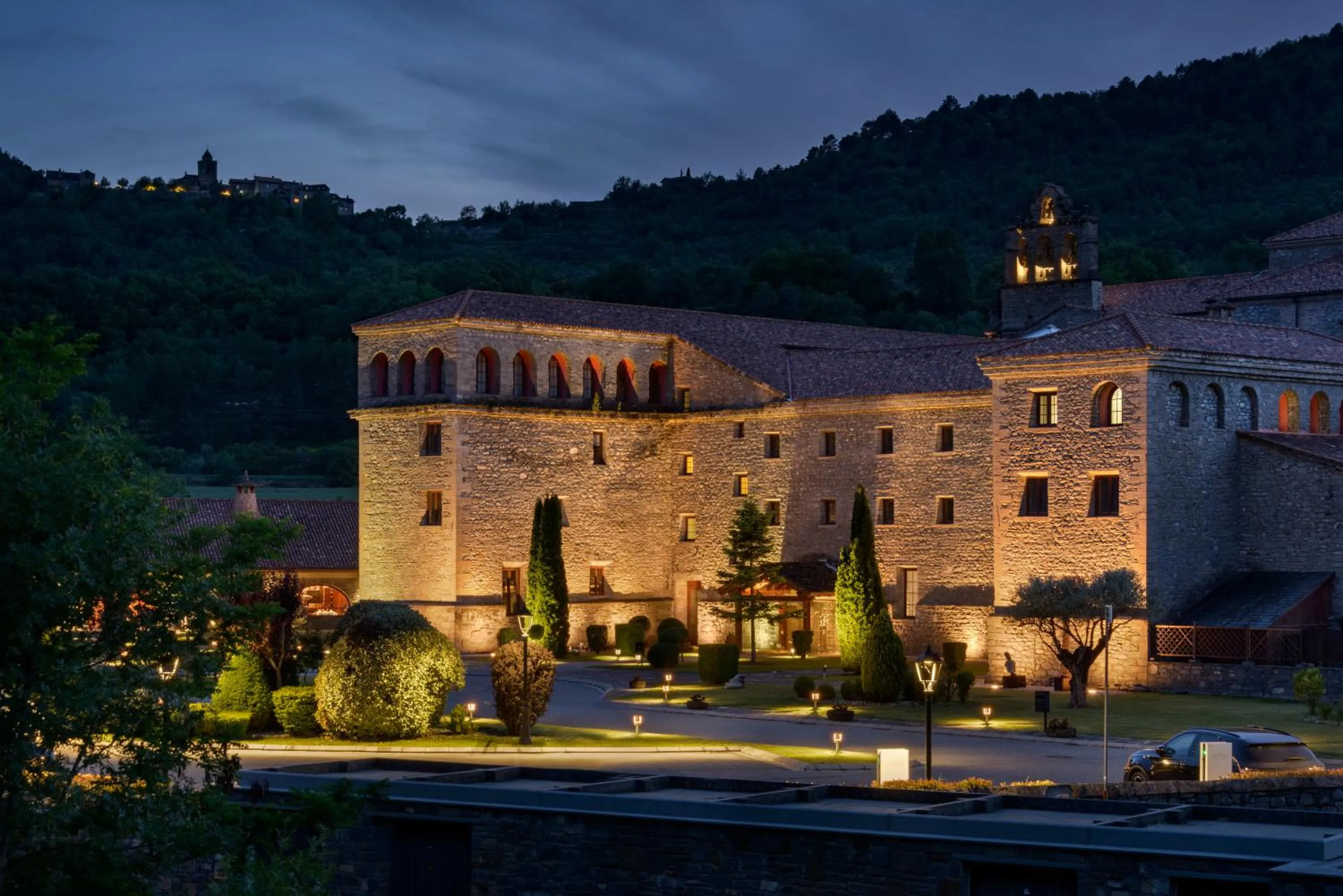 Property building in Hotel & Spa Monasterio de Boltaña