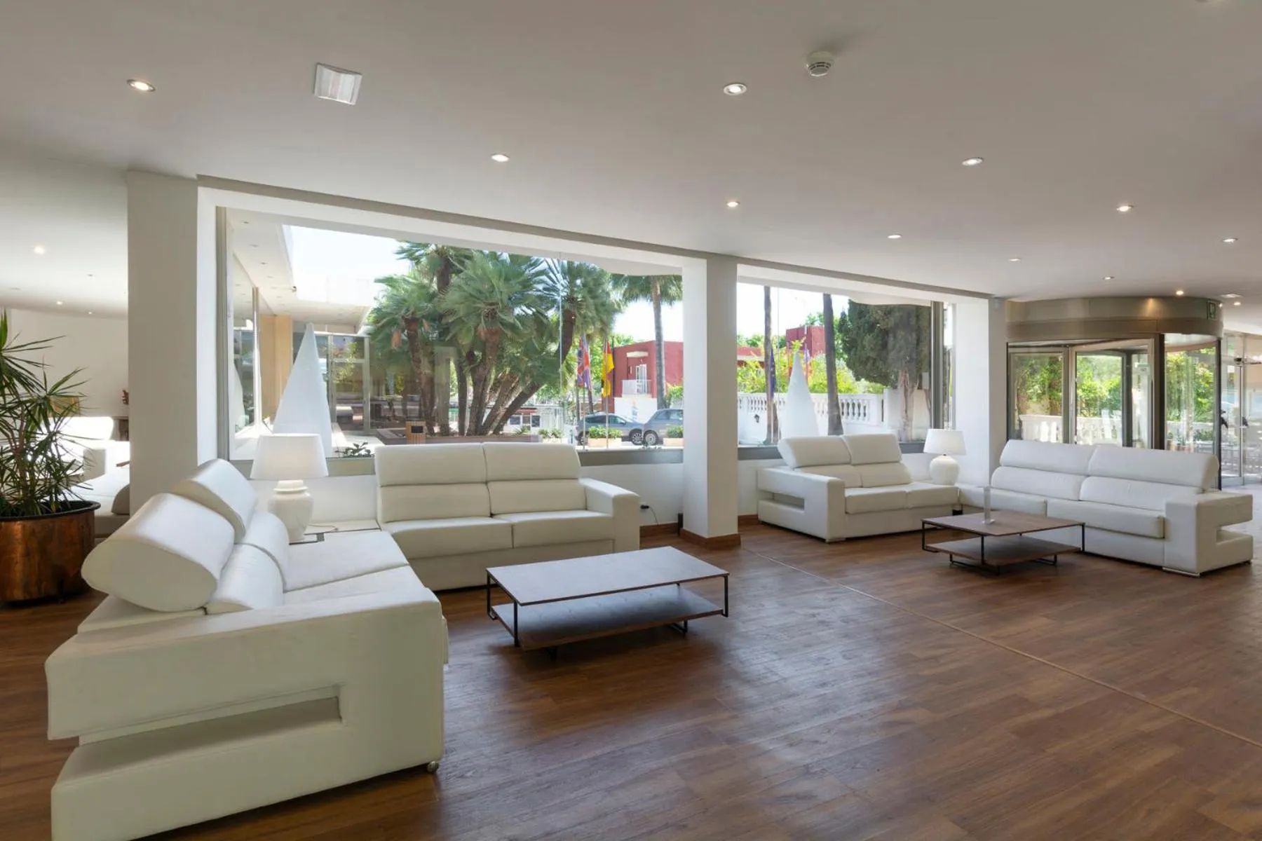 Lobby or reception in Mar Hotels Paguera & Spa