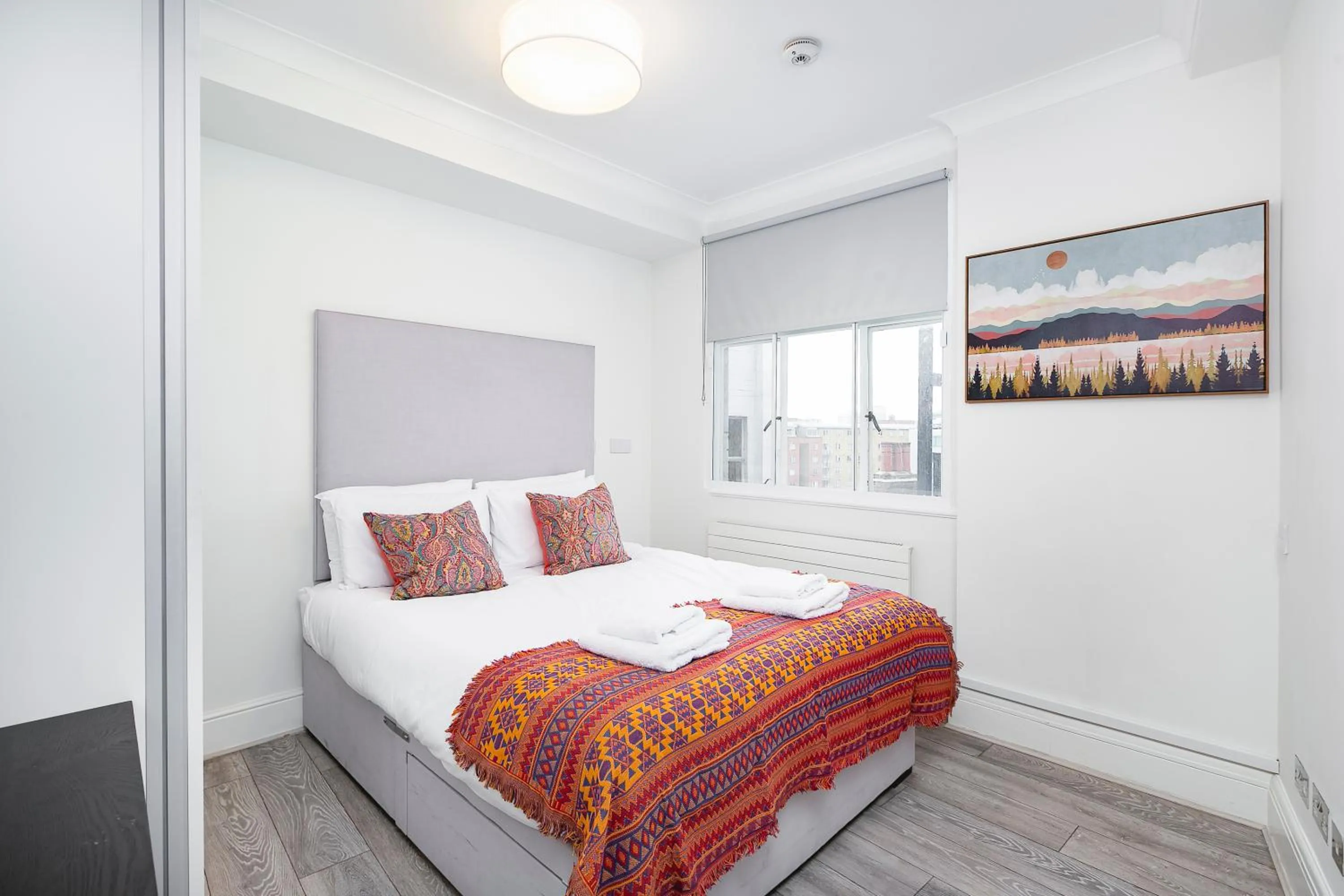 Bed in ' Luxury & Spacious AirConditioned 4 Bed 4 Bath Apartment '