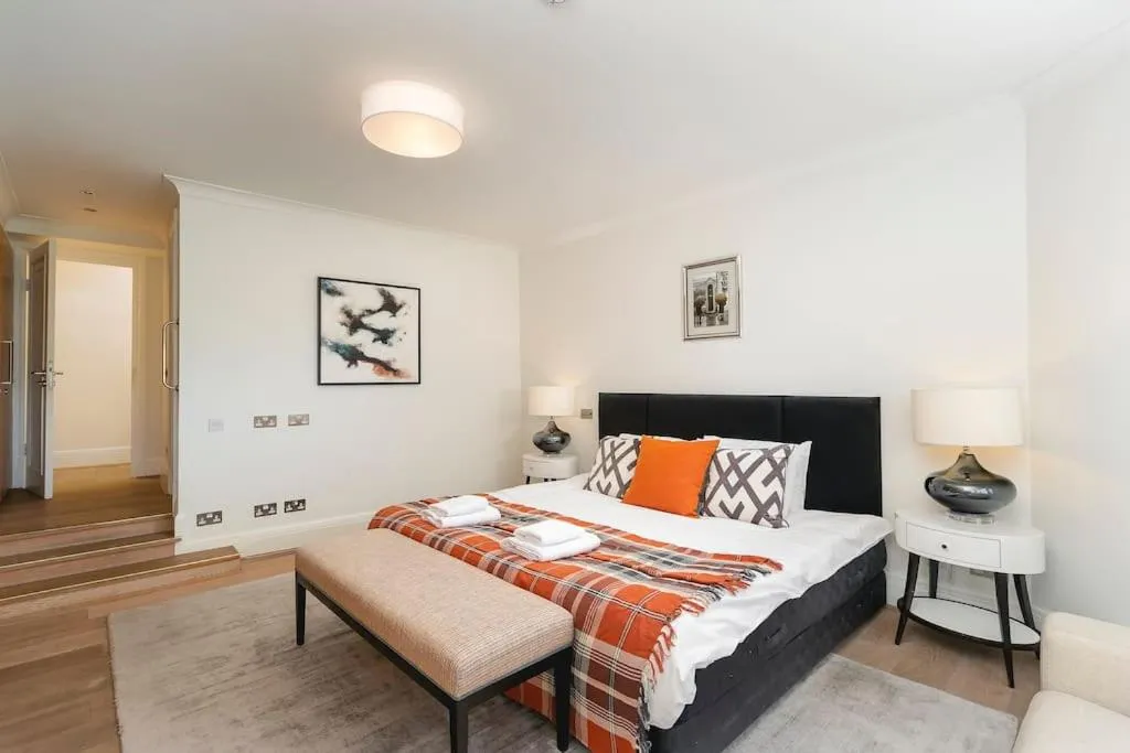 Bed in ' Luxury & Spacious AirConditioned 4 Bed 4 Bath Apartment '