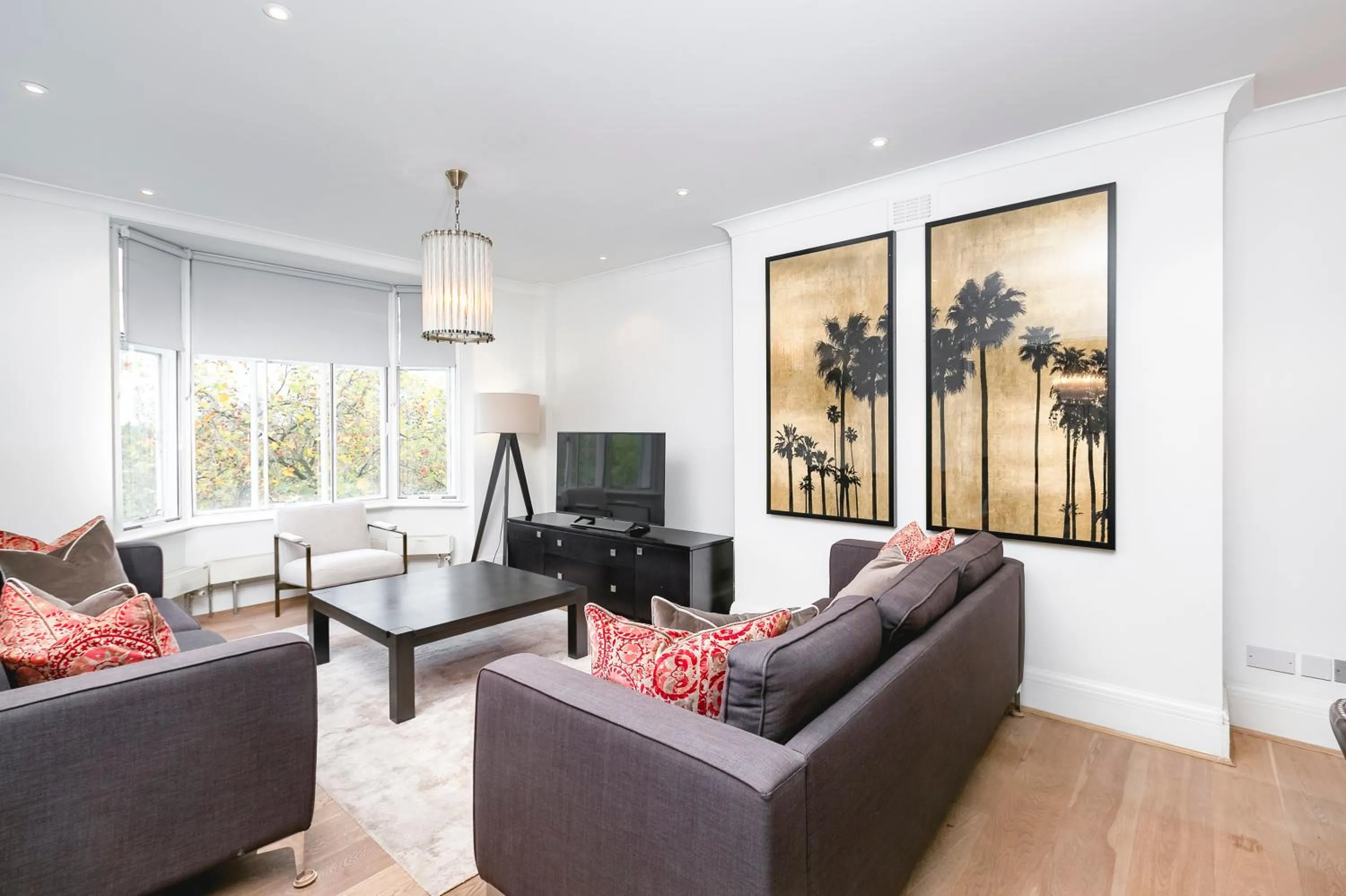 Communal lounge/ TV room in ' Luxury & Spacious AirConditioned 4 Bed 4 Bath Apartment '