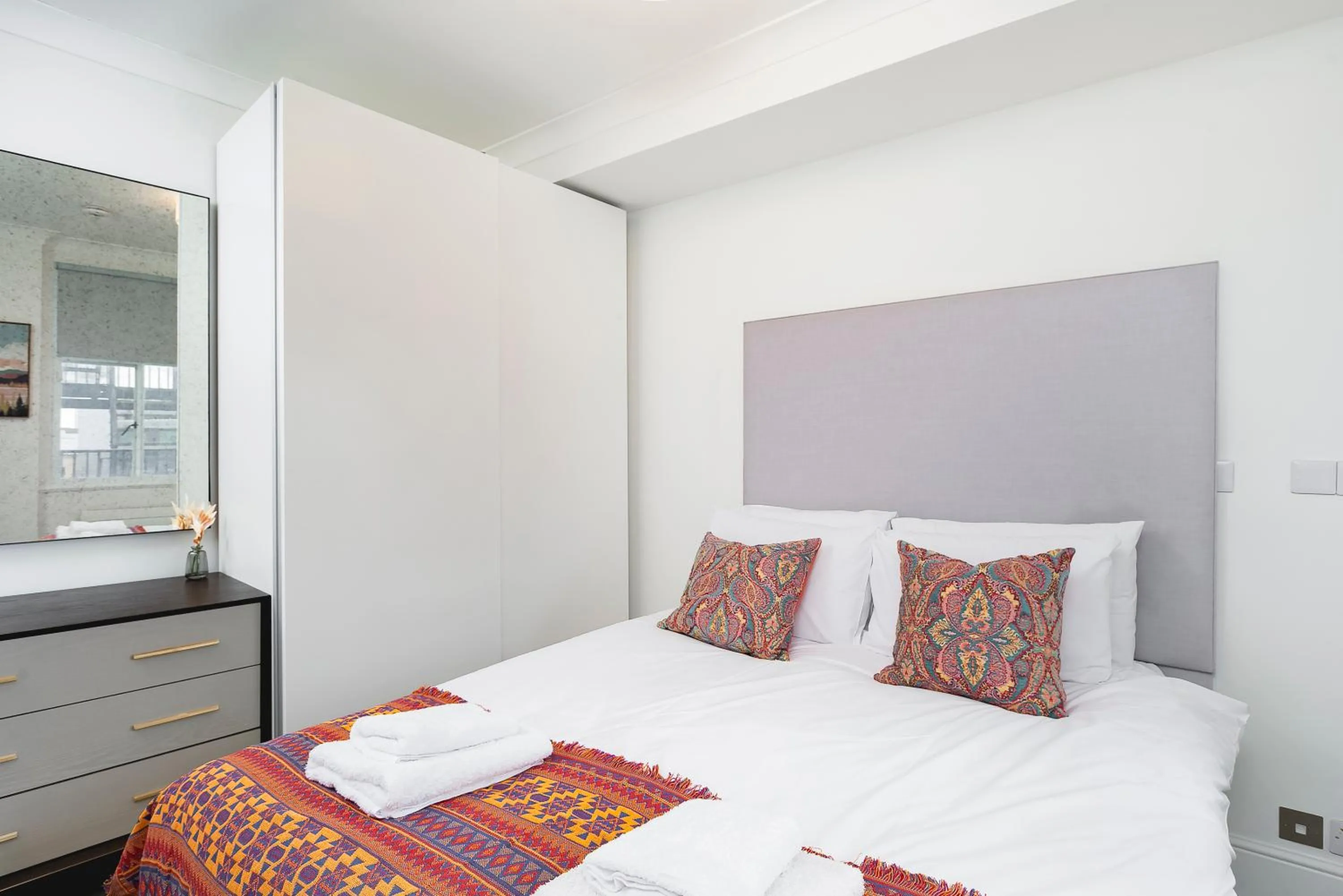 Bed in ' Luxury & Spacious AirConditioned 4 Bed 4 Bath Apartment '