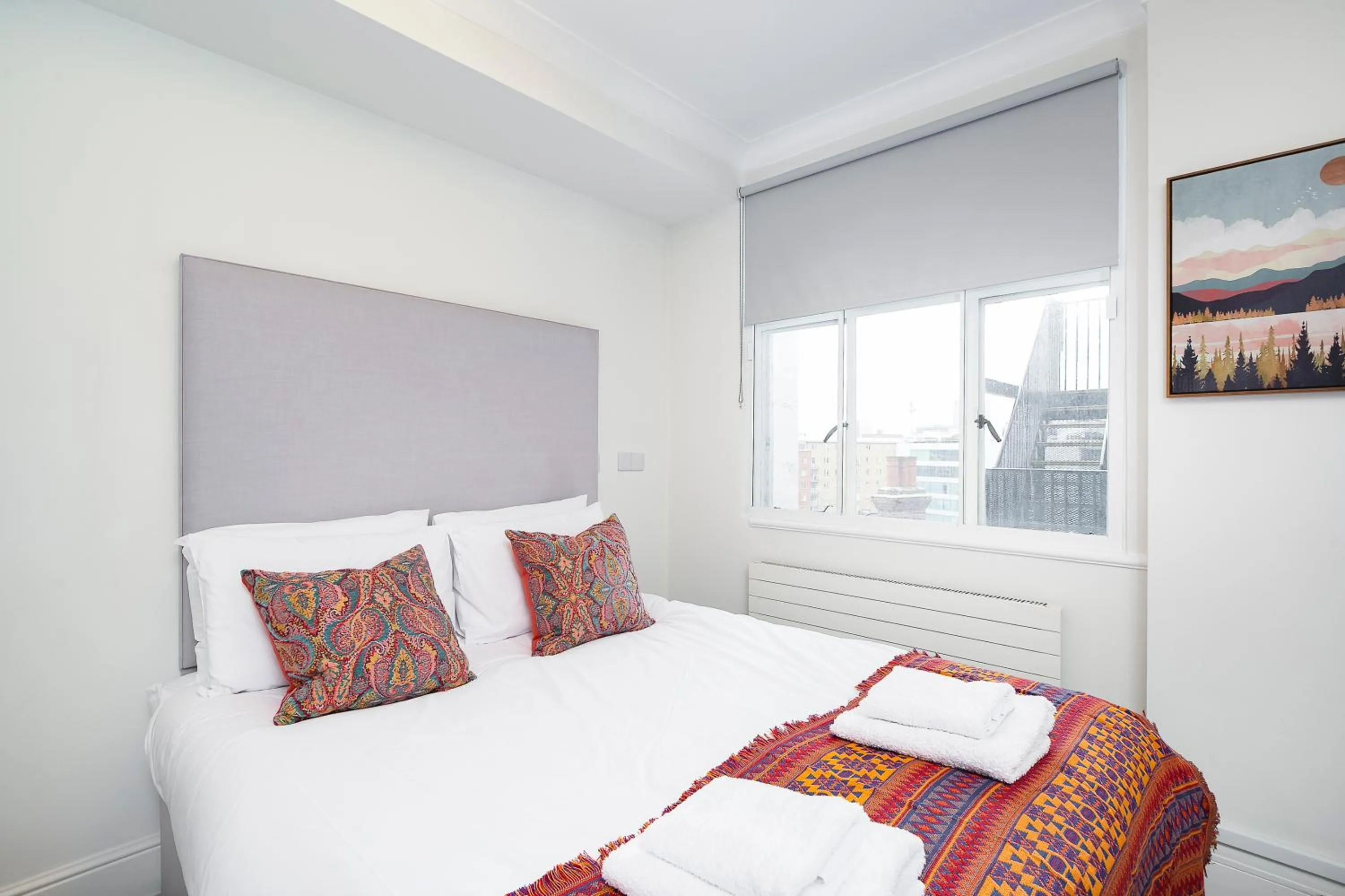 Bed in ' Luxury & Spacious AirConditioned 4 Bed 4 Bath Apartment '