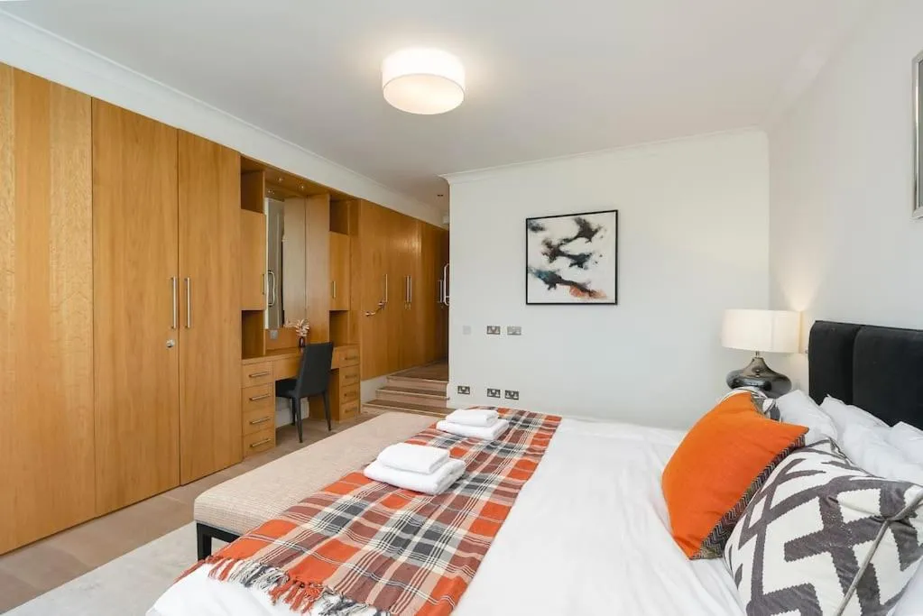 Bed in ' Luxury & Spacious AirConditioned 4 Bed 4 Bath Apartment '