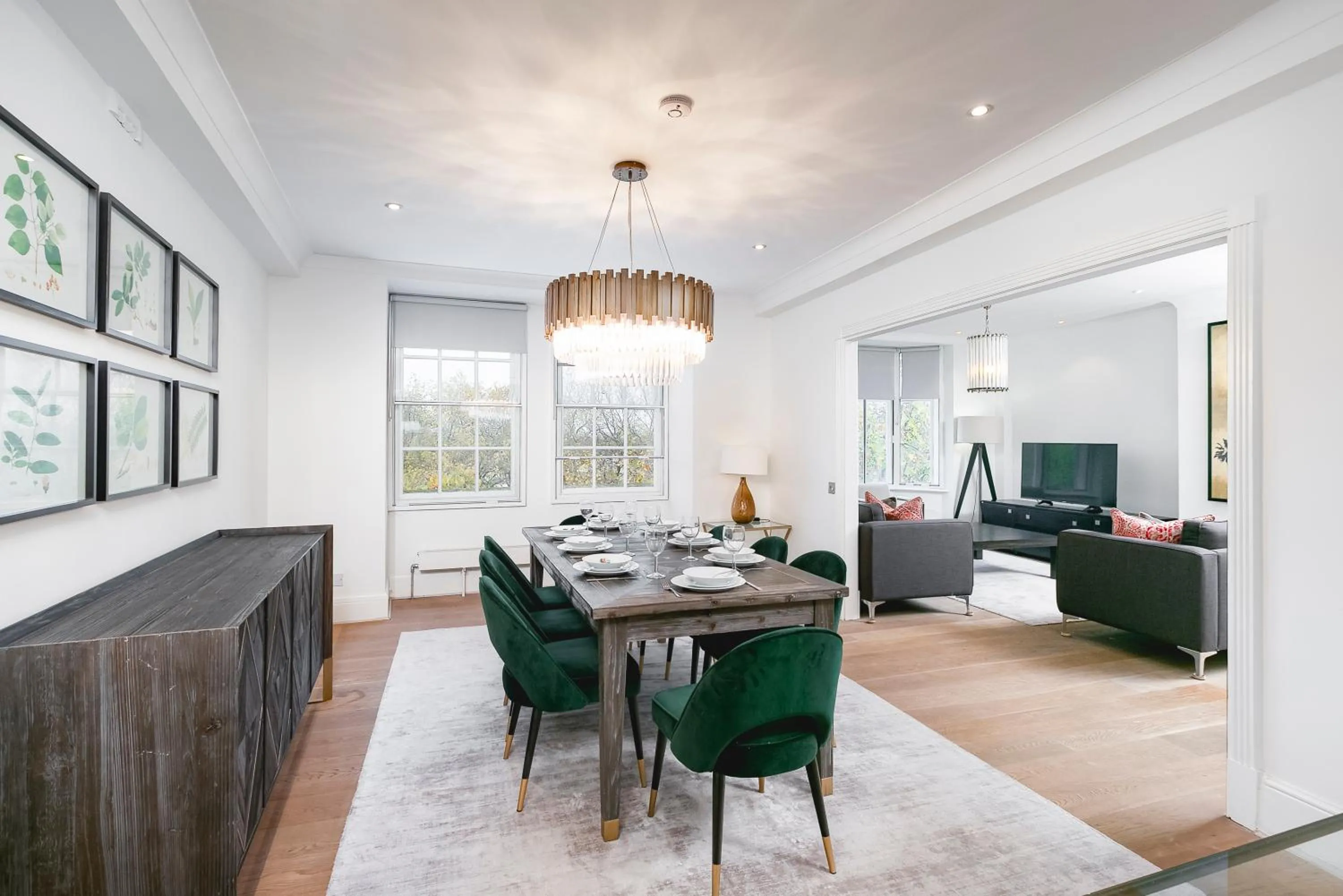 Dining area in ' Luxury & Spacious AirConditioned 4 Bed 4 Bath Apartment '