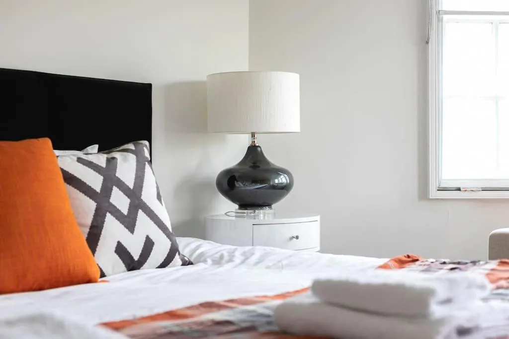 Decorative detail, Bed in ' Luxury & Spacious AirConditioned 4 Bed 4 Bath Apartment '
