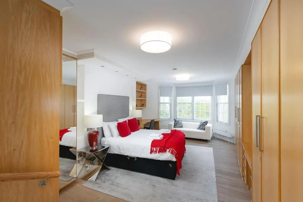 Bed in ' Luxury & Spacious AirConditioned 4 Bed 4 Bath Apartment '