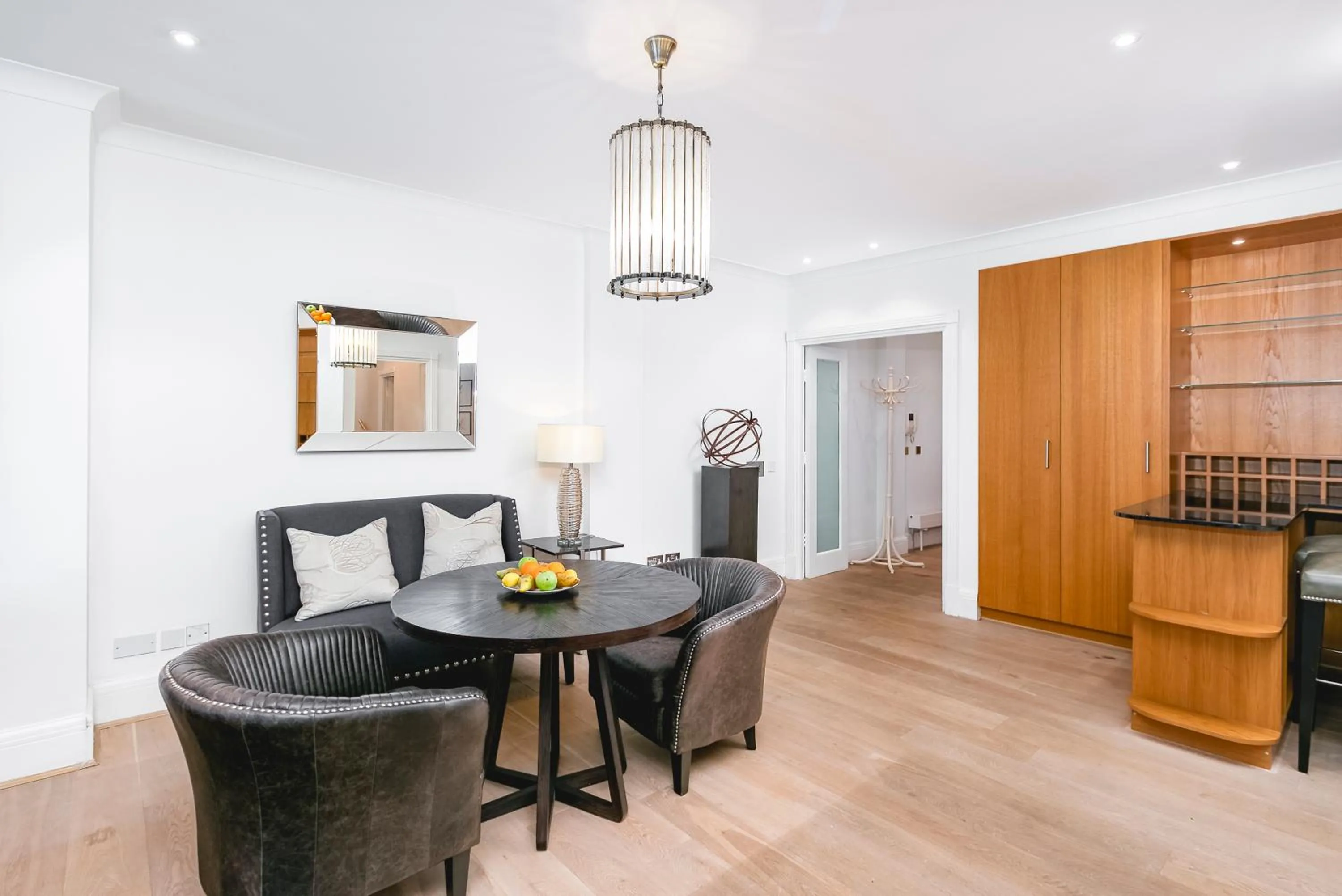 Seating area in ' Luxury & Spacious AirConditioned 4 Bed 4 Bath Apartment '