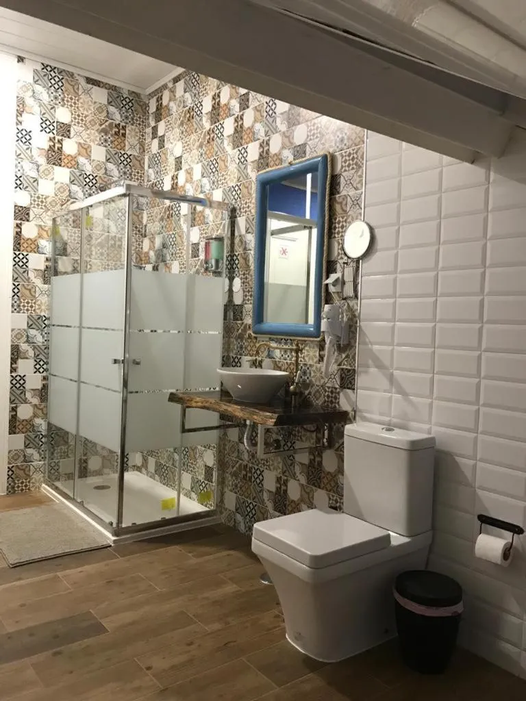Shower in Nerinha Residence