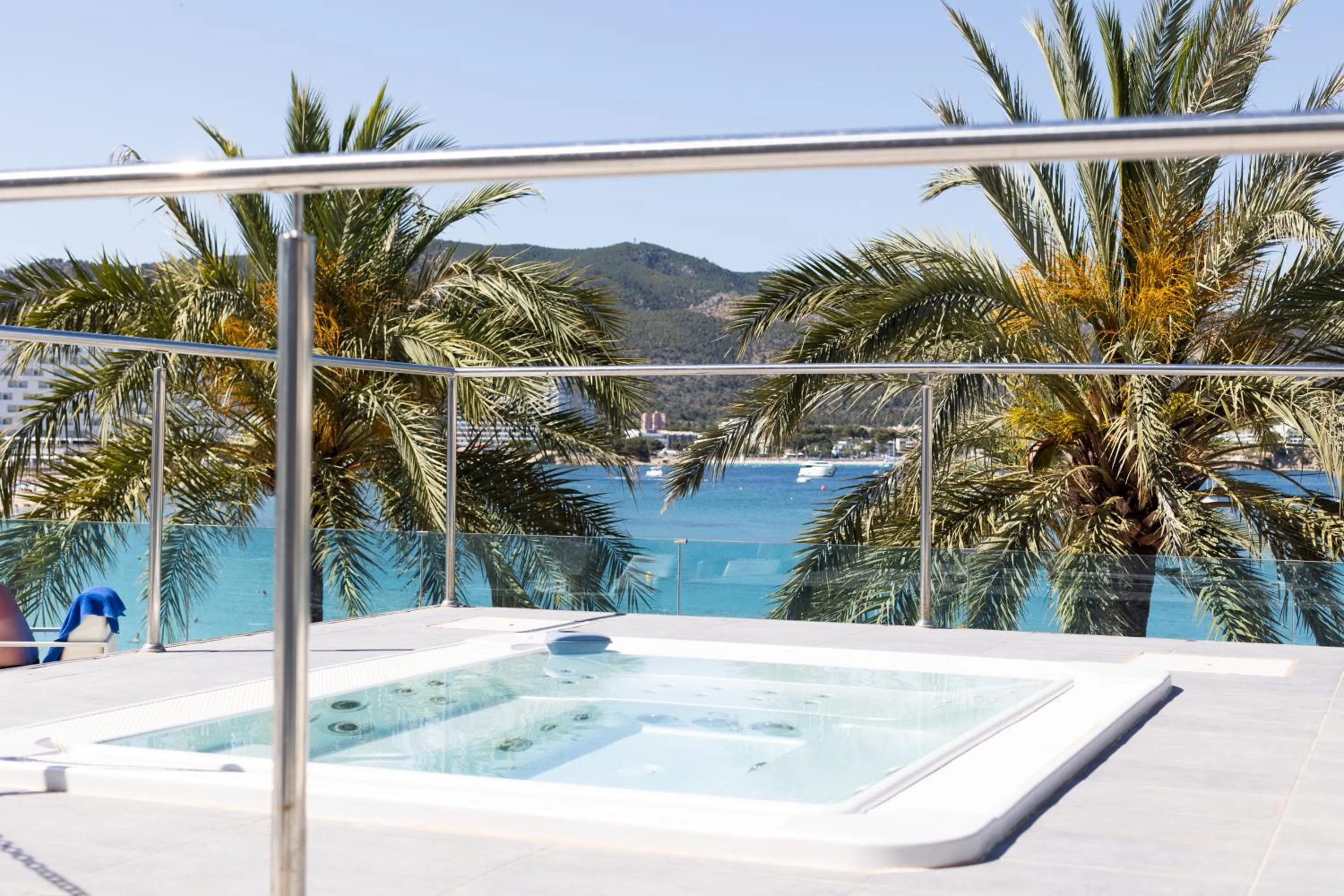 Solarium in Seramar Hotel Comodoro Playa