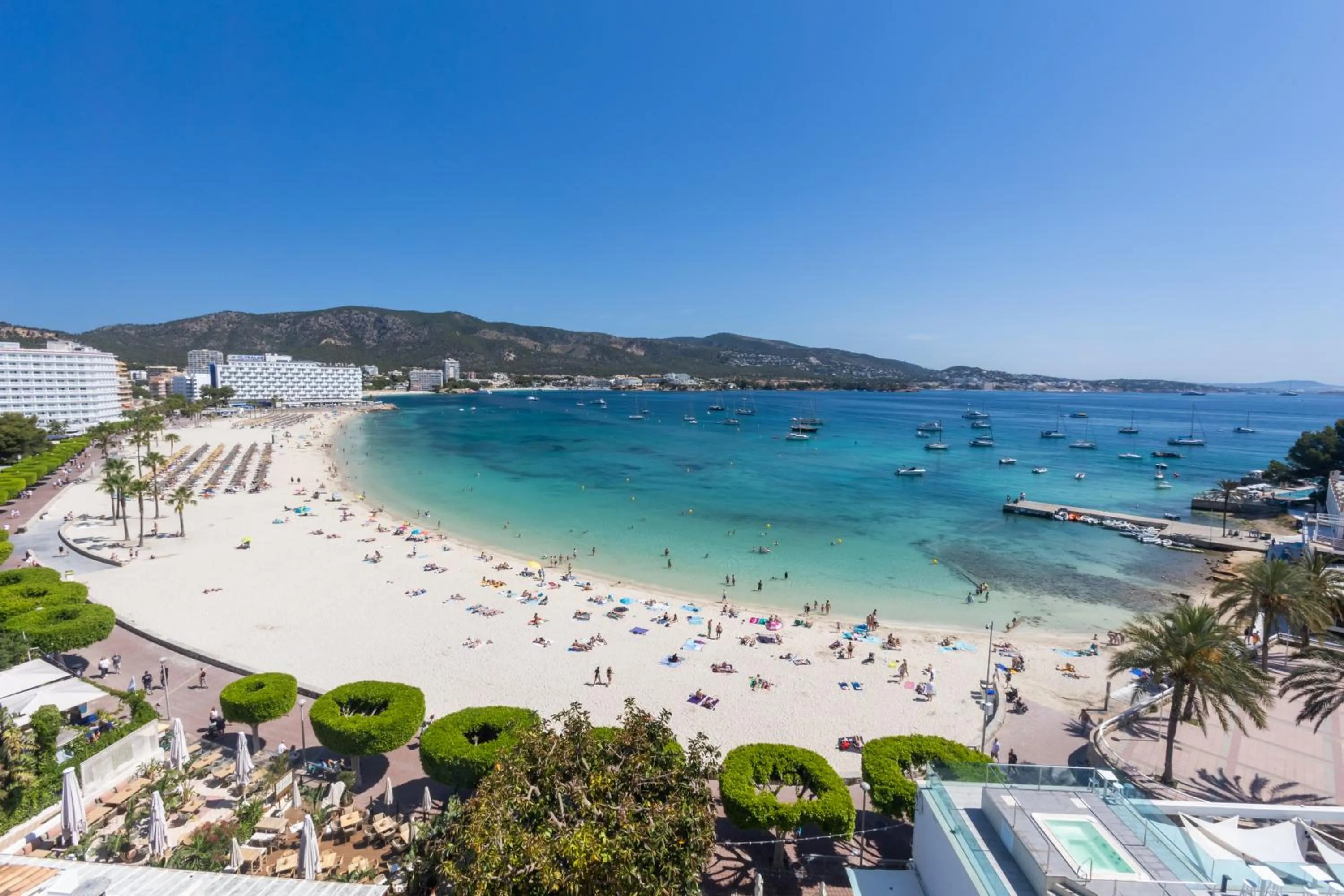 Beach in Seramar Hotel Comodoro Playa