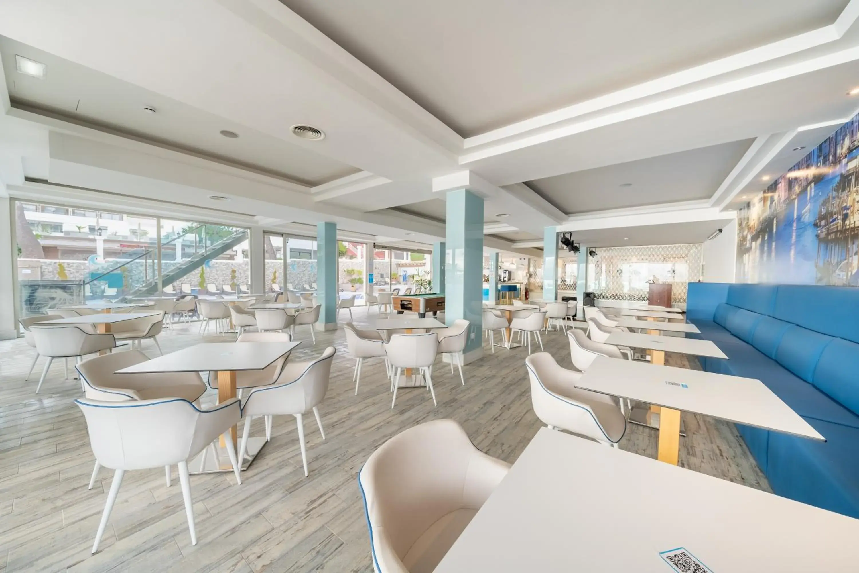 Lounge or bar in Seramar Hotel Comodoro Playa Lounge or bar in Seramar Hotel Comodoro Playa