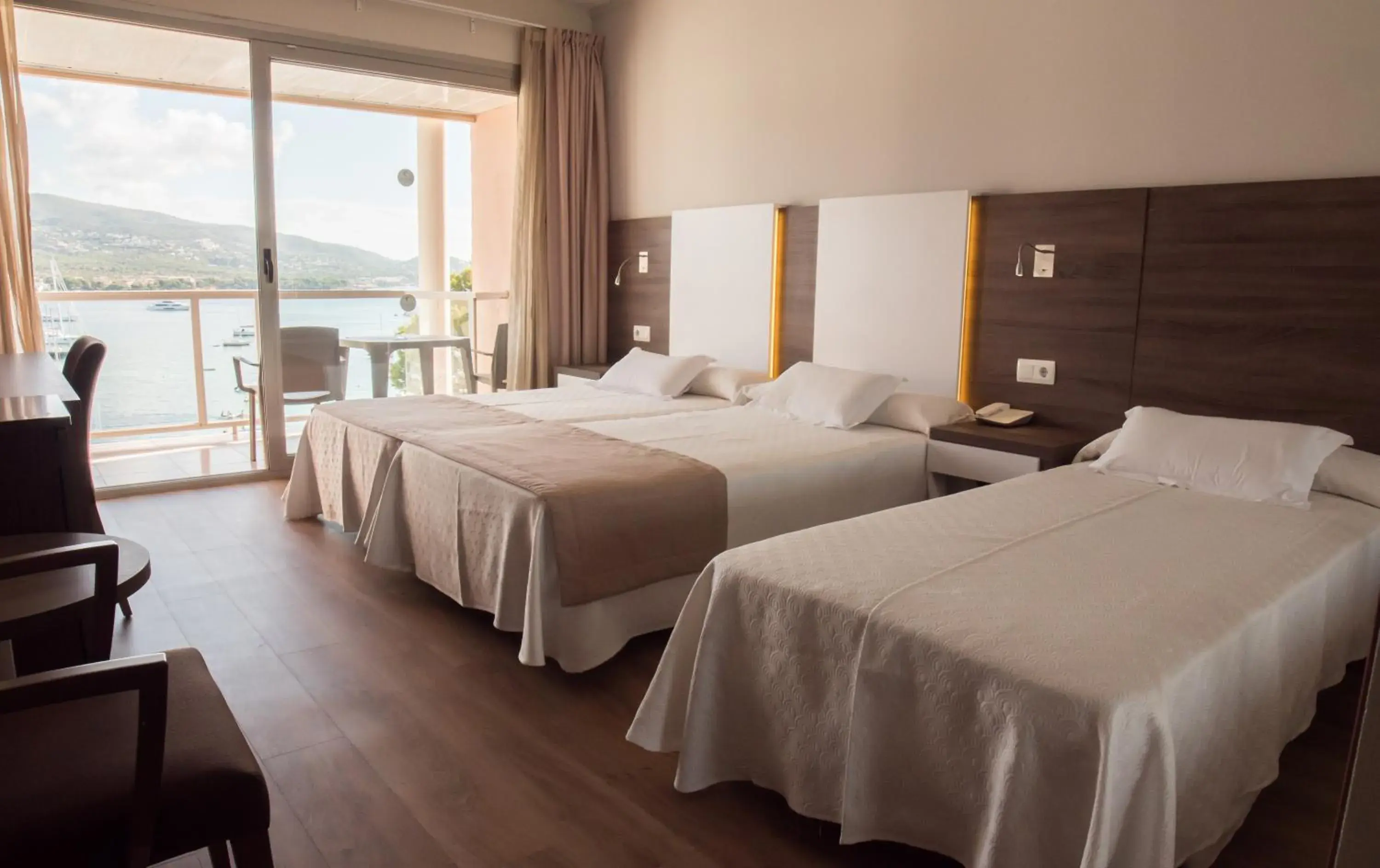 Sea view, Bed in Seramar Hotel Comodoro Playa Sea view, Bed in Seramar Hotel Comodoro Playa
