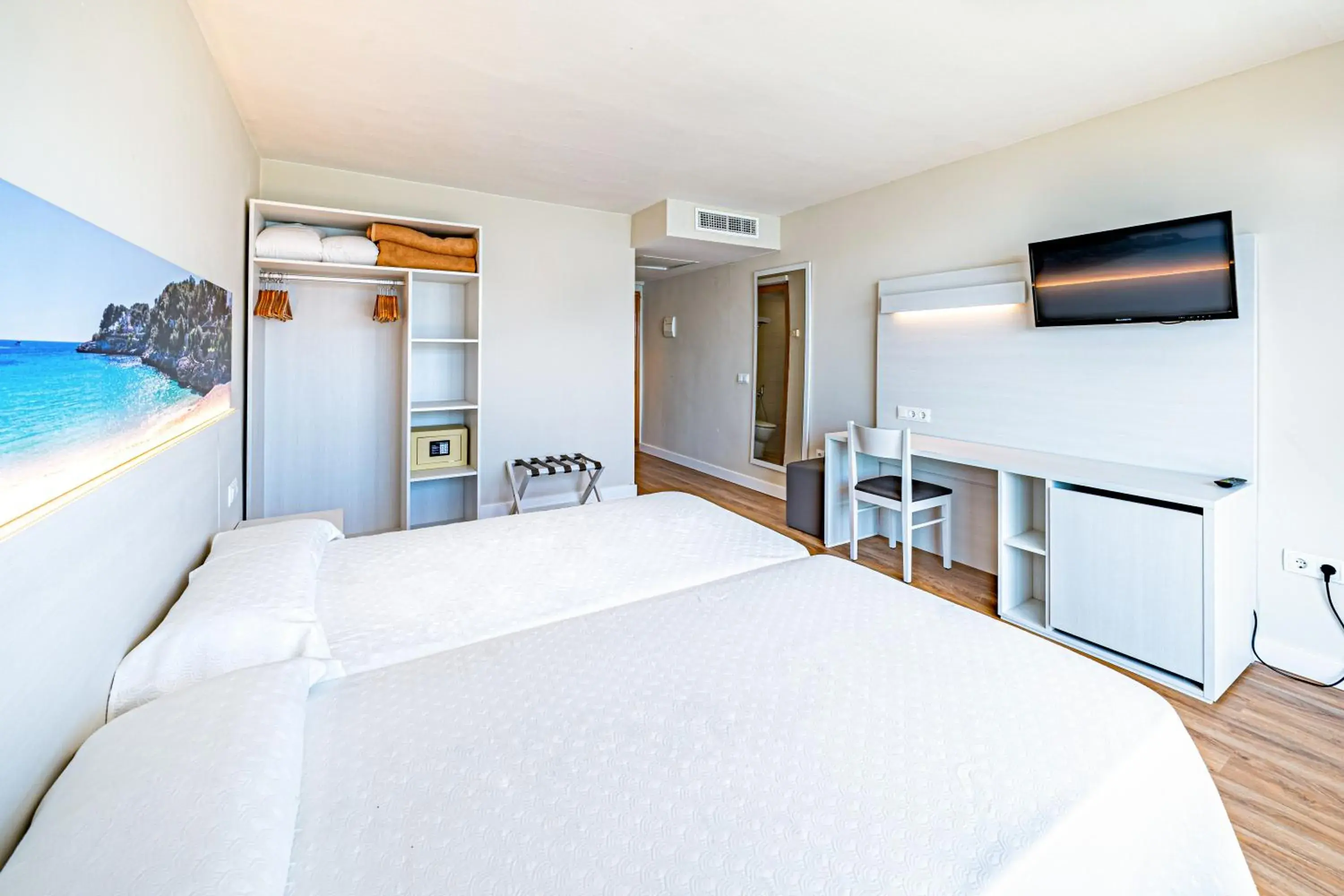 Bed in Seramar Hotel Comodoro Playa Bed in Seramar Hotel Comodoro Playa