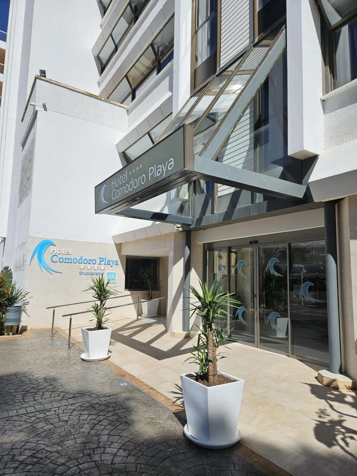 Facade/entrance in Seramar Hotel Comodoro Playa