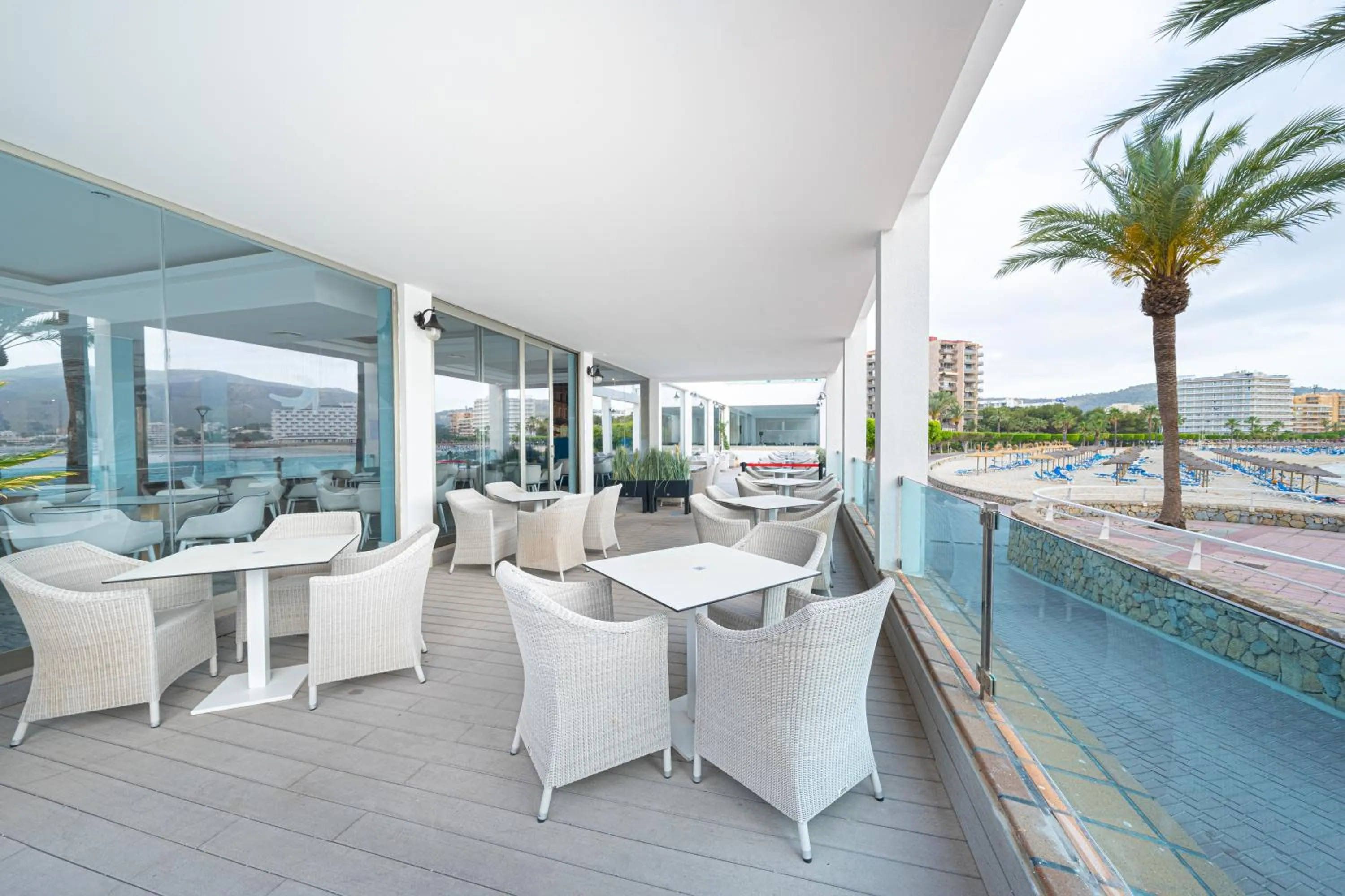 Lounge or bar in Seramar Hotel Comodoro Playa