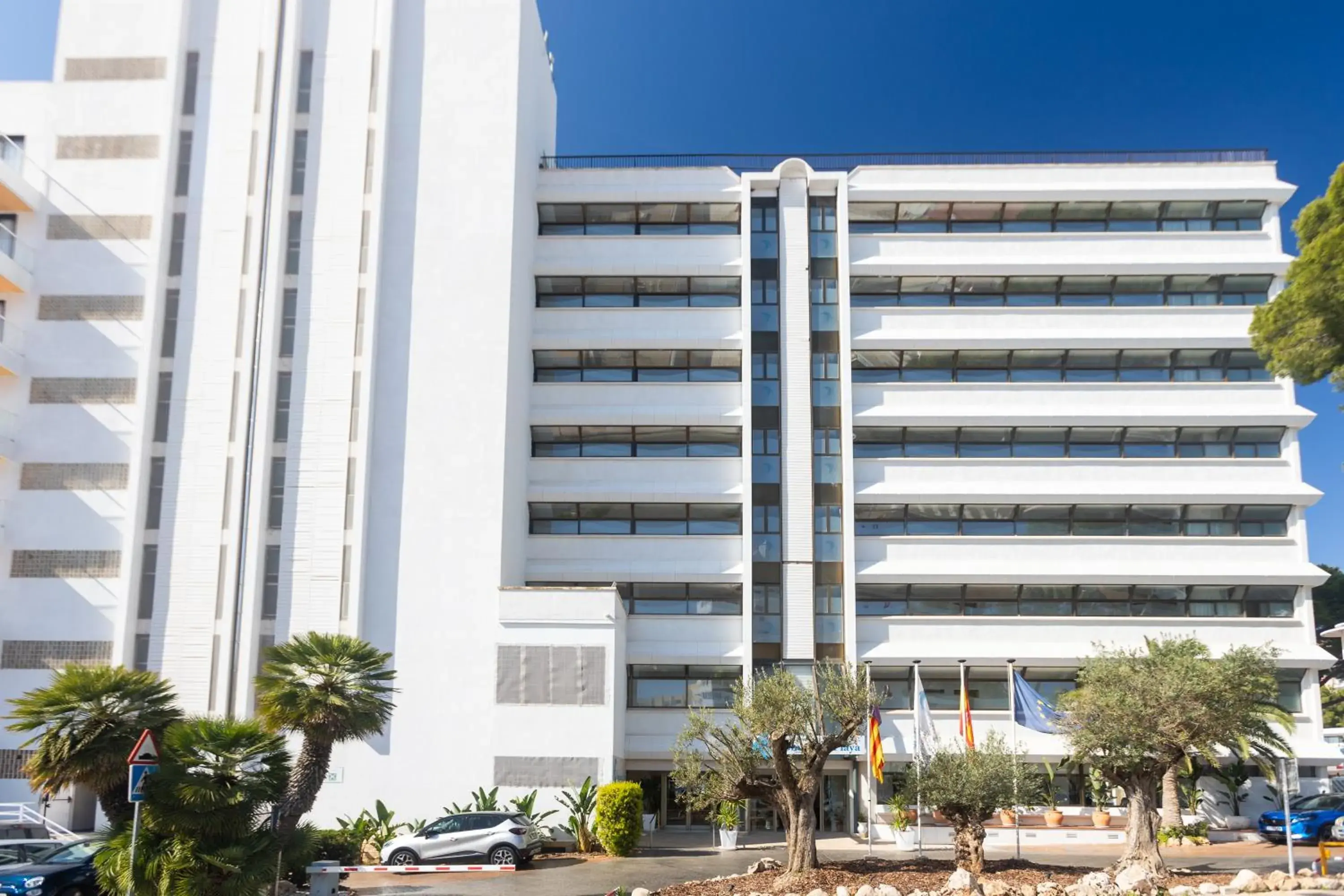 Facade/entrance in Seramar Hotel Comodoro Playa Facade/entrance in Seramar Hotel Comodoro Playa