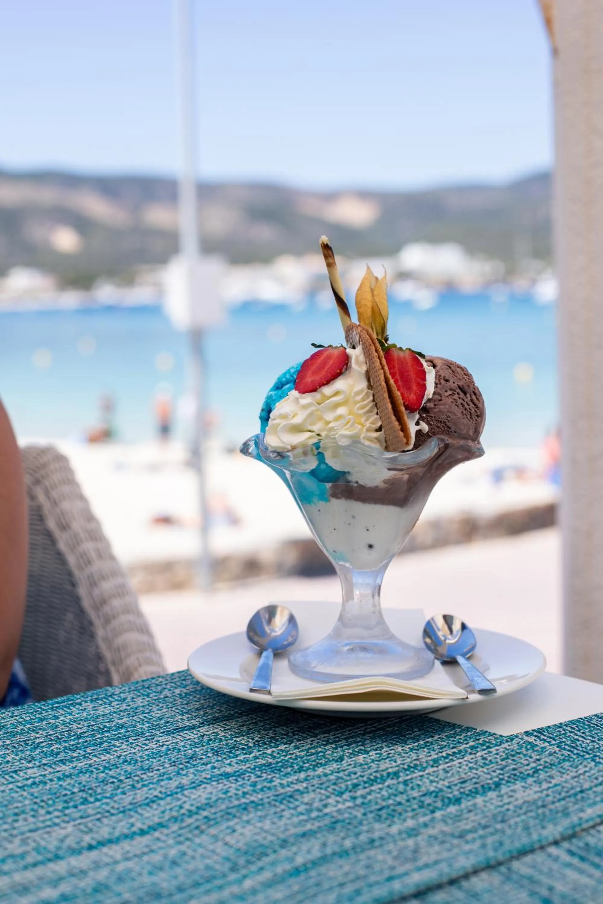 Food in Seramar Hotel Comodoro Playa