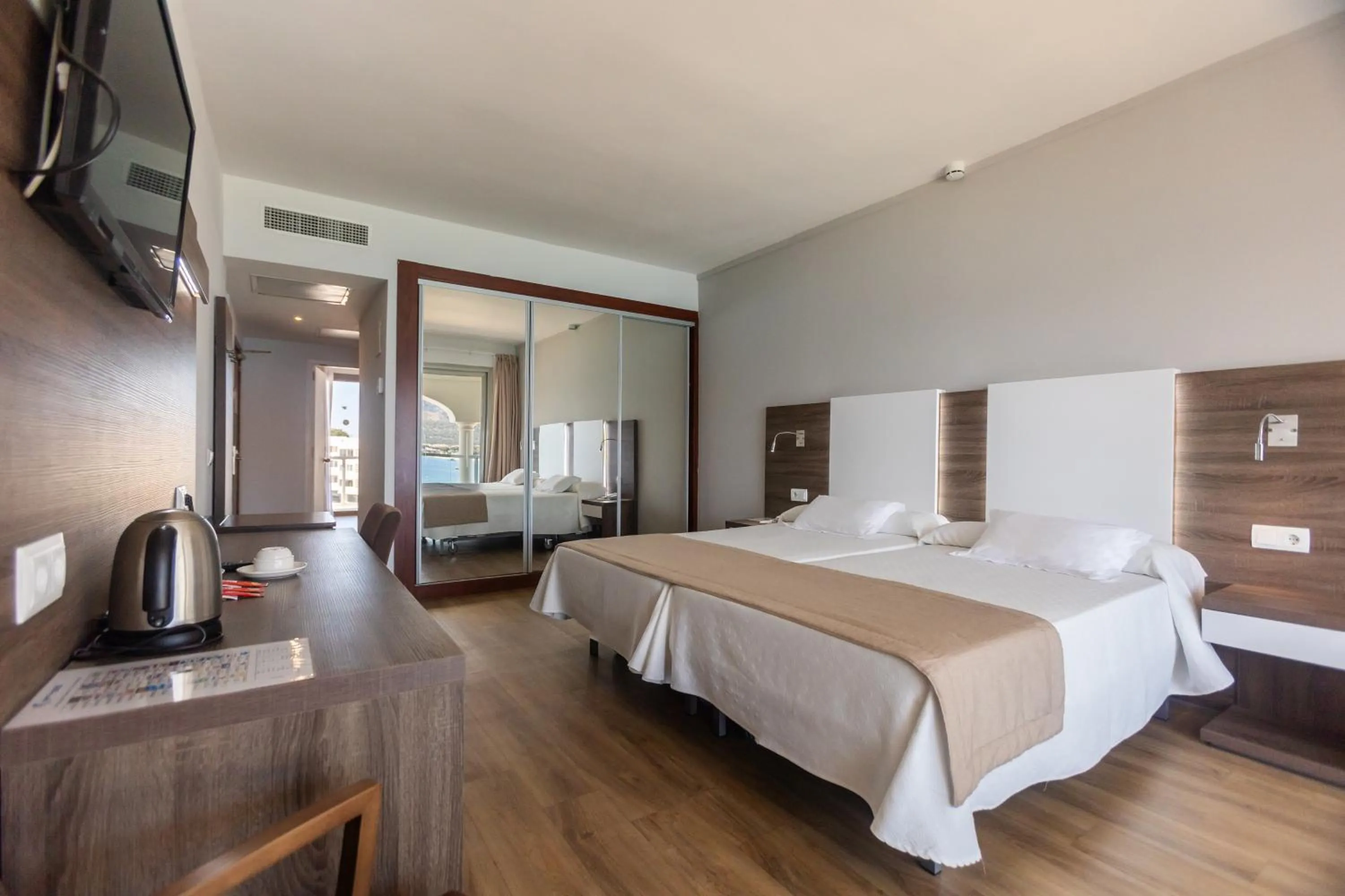 Bedroom, Bed in Seramar Hotel Comodoro Playa