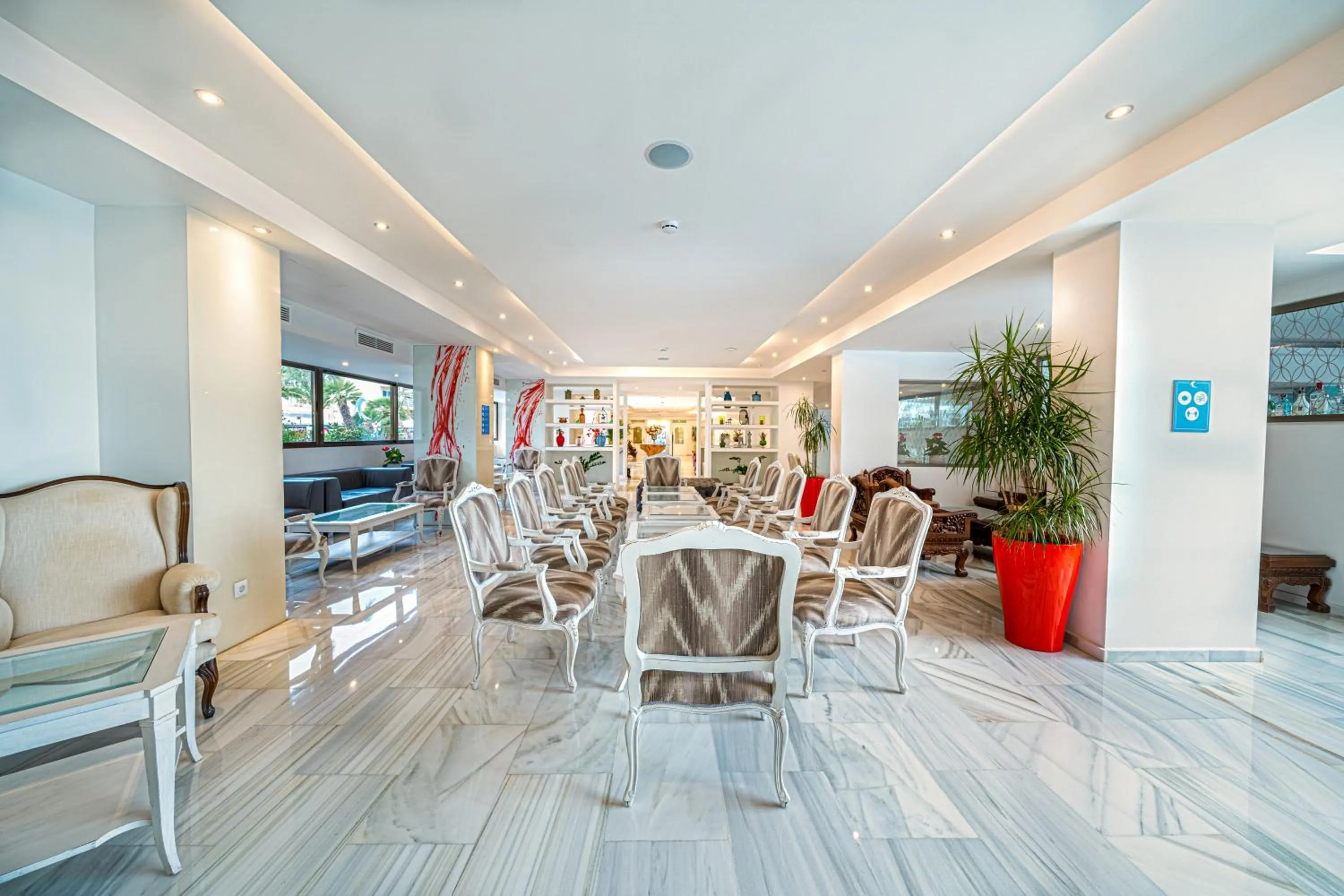 Lobby or reception in Seramar Hotel Comodoro Playa