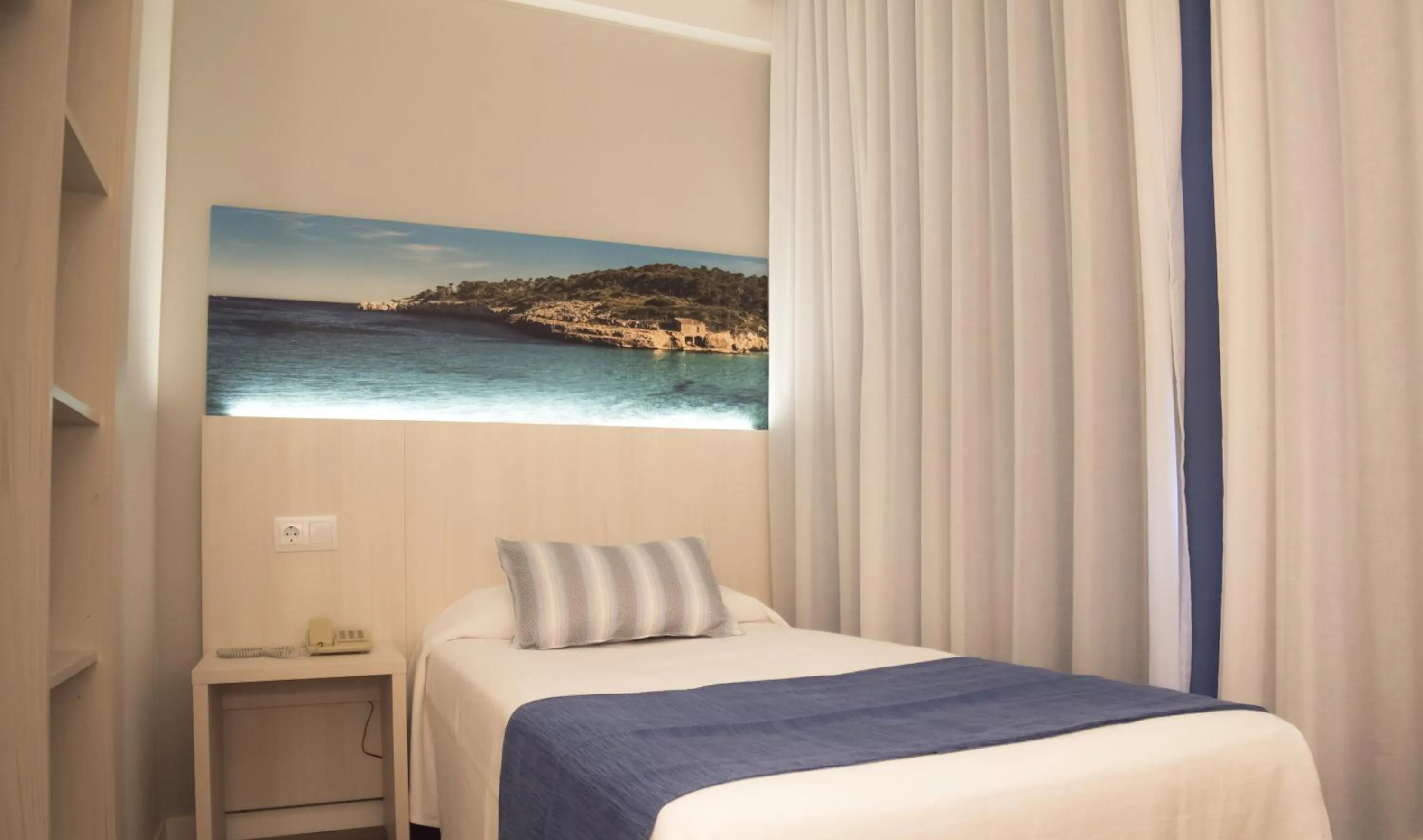 Bedroom, Bed in Seramar Hotel Luna Park Adults Only