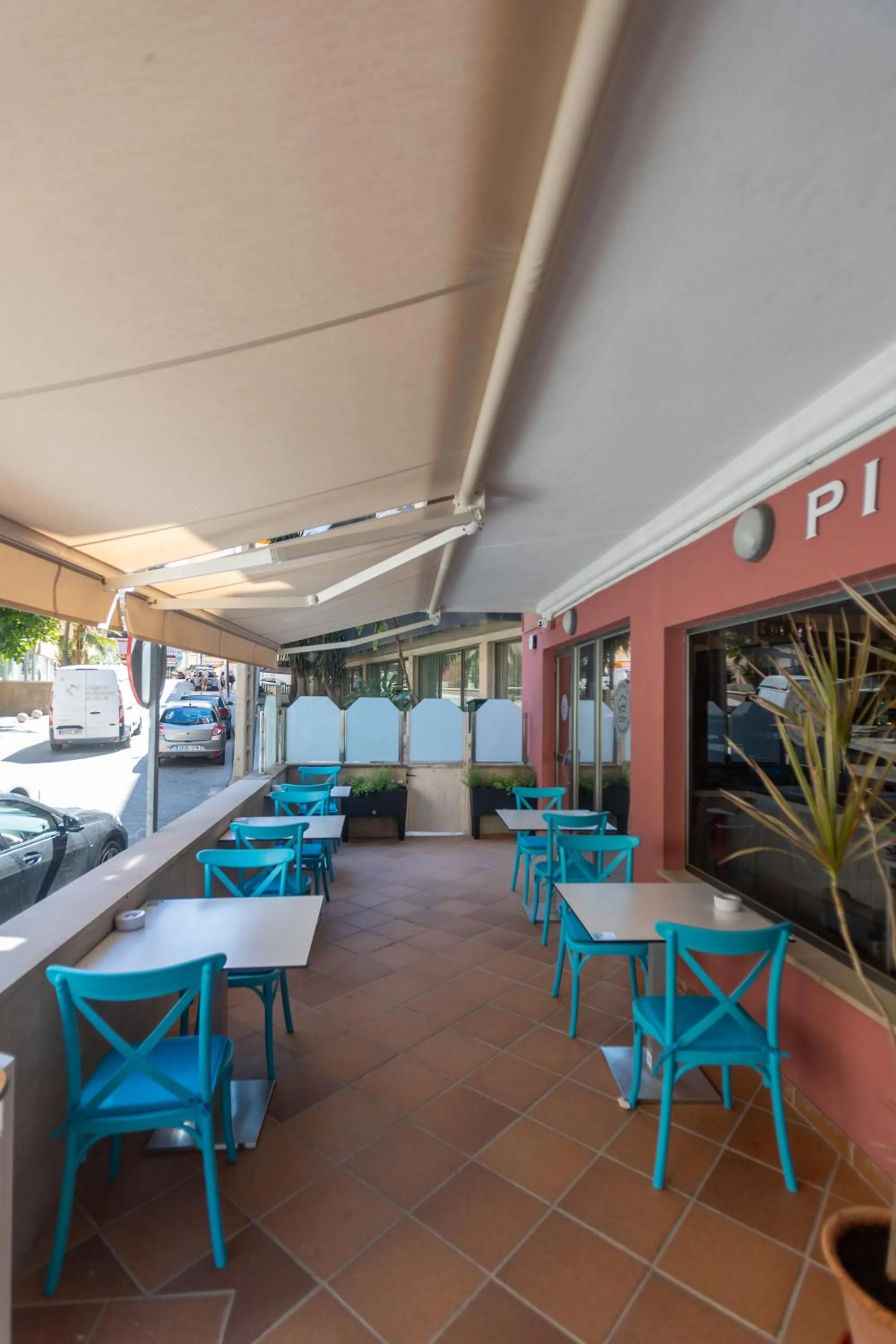 Restaurant/places to eat in Seramar Hotel Luna Park Adults Only