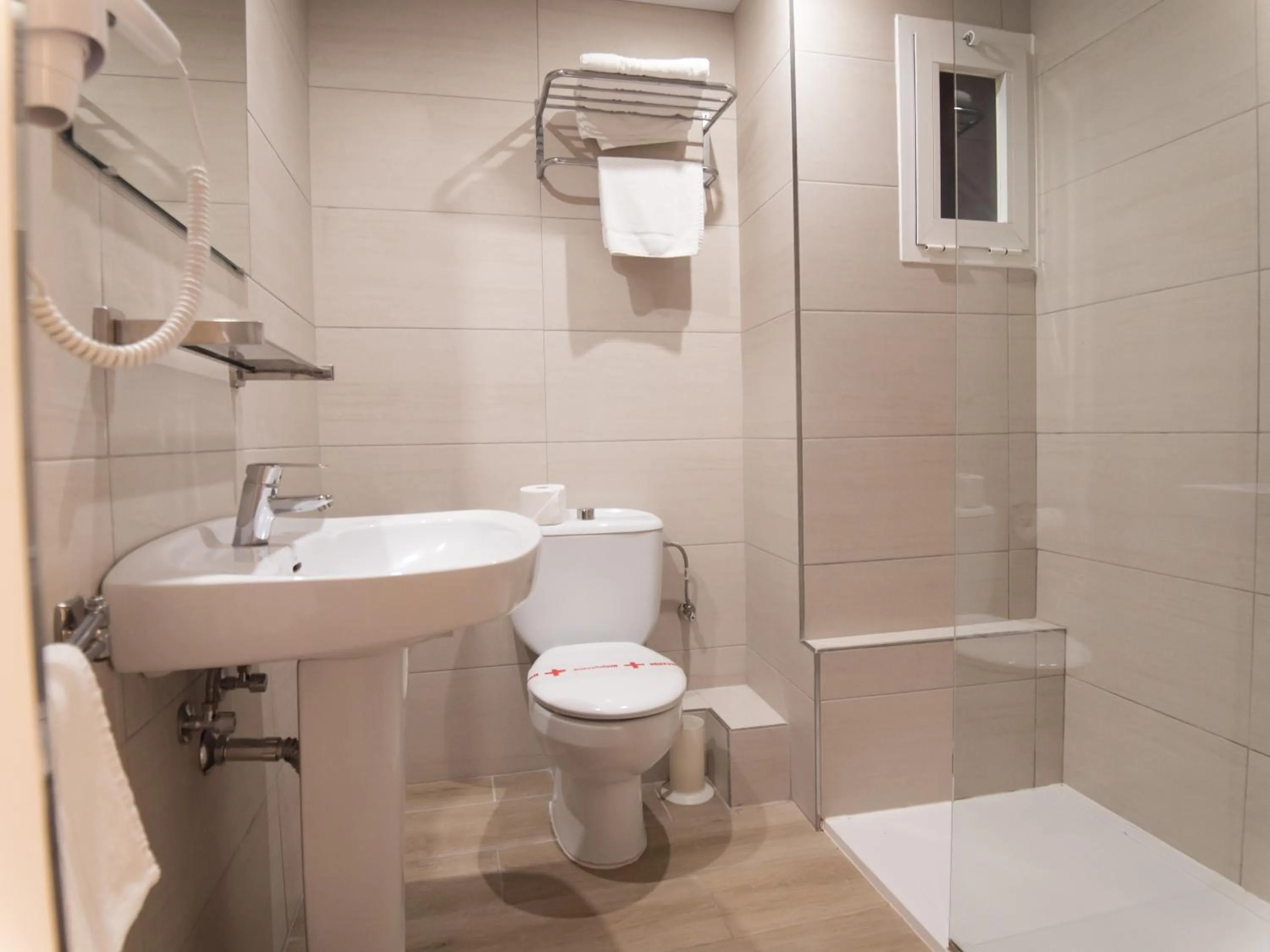 Bathroom in Seramar Hotel Luna Park Adults Only