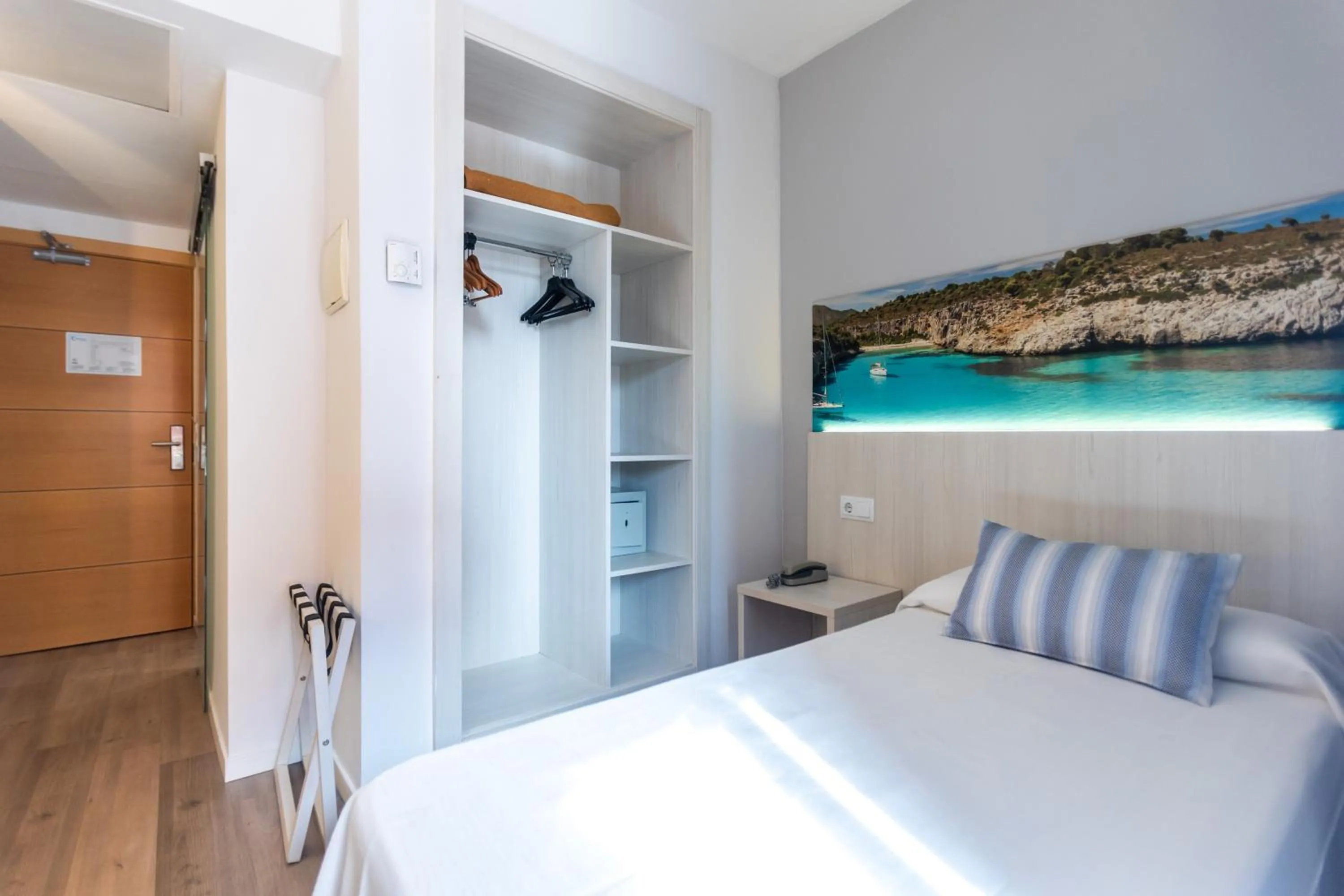 Bedroom, Bed in Seramar Hotel Luna Park Adults Only