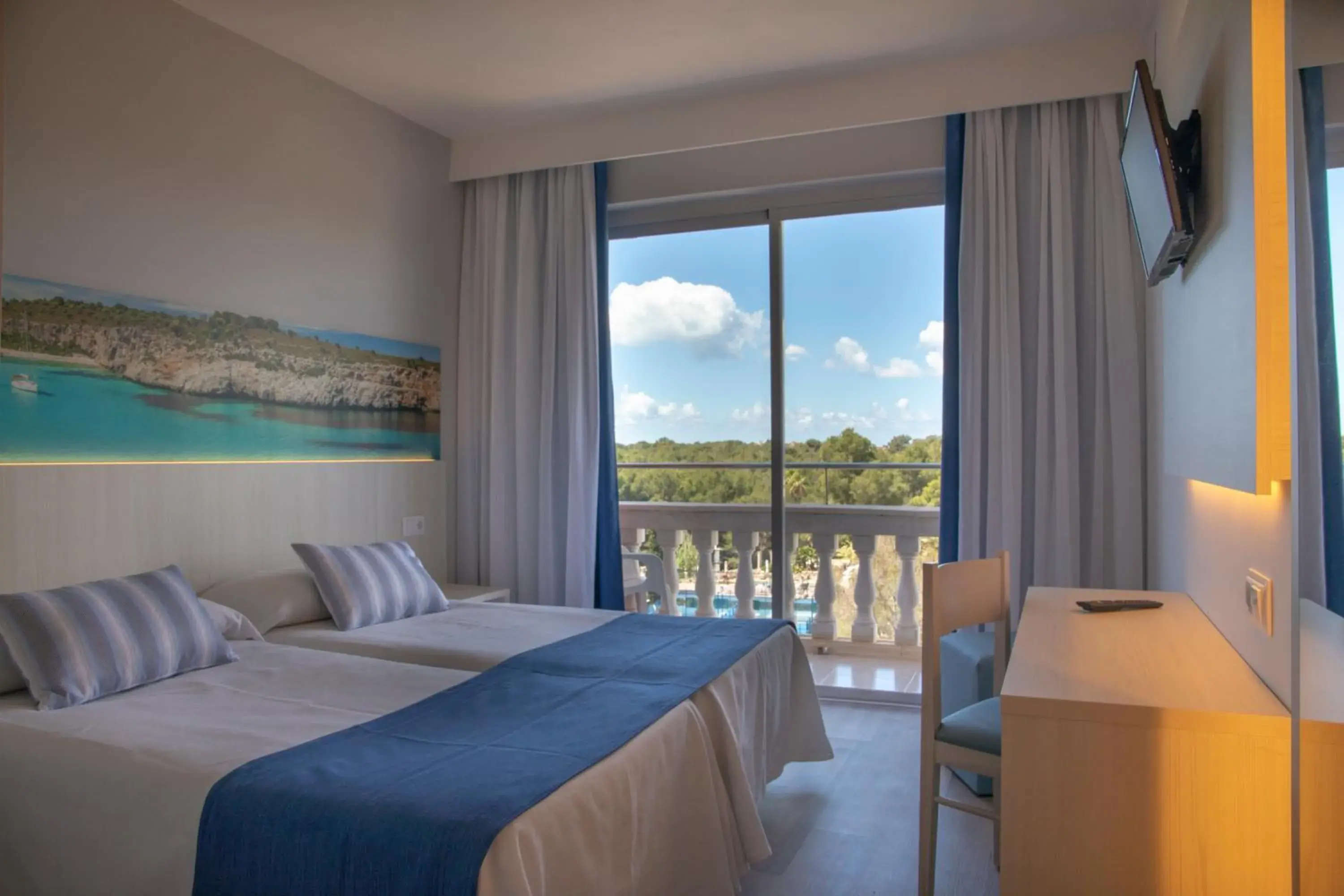 Bed in Seramar Hotel Luna Park Adults Only Bed in Seramar Hotel Luna Park Adults Only