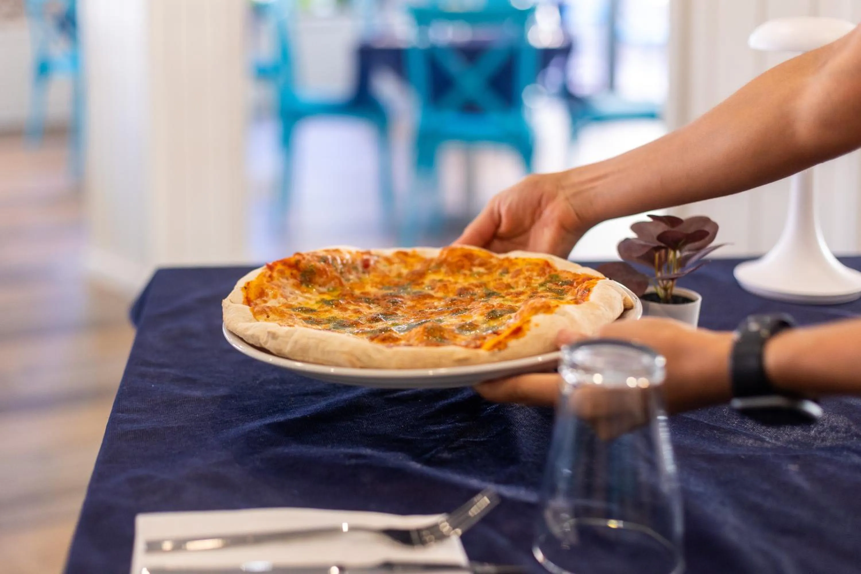 Restaurant/places to eat in Seramar Hotel Luna Park Adults Only