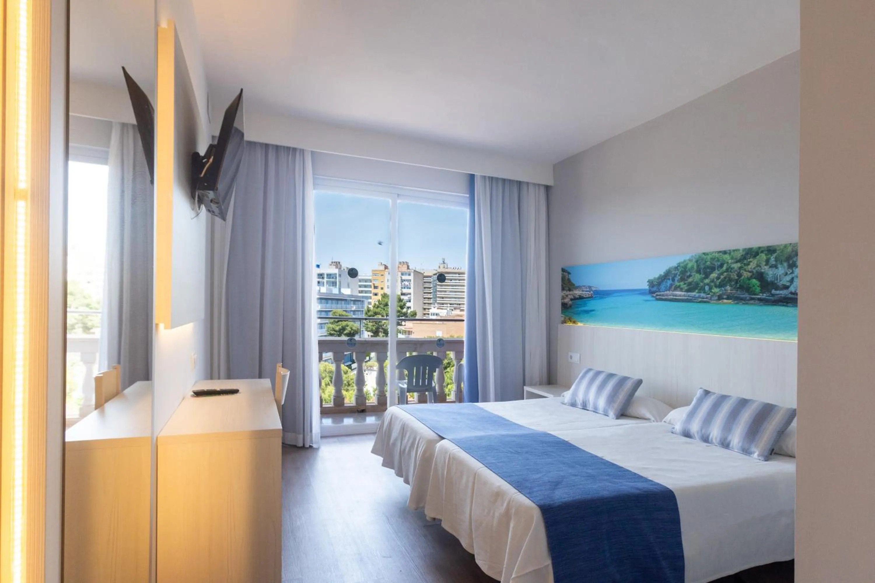 Bedroom, Bed in Seramar Hotel Luna Park Adults Only