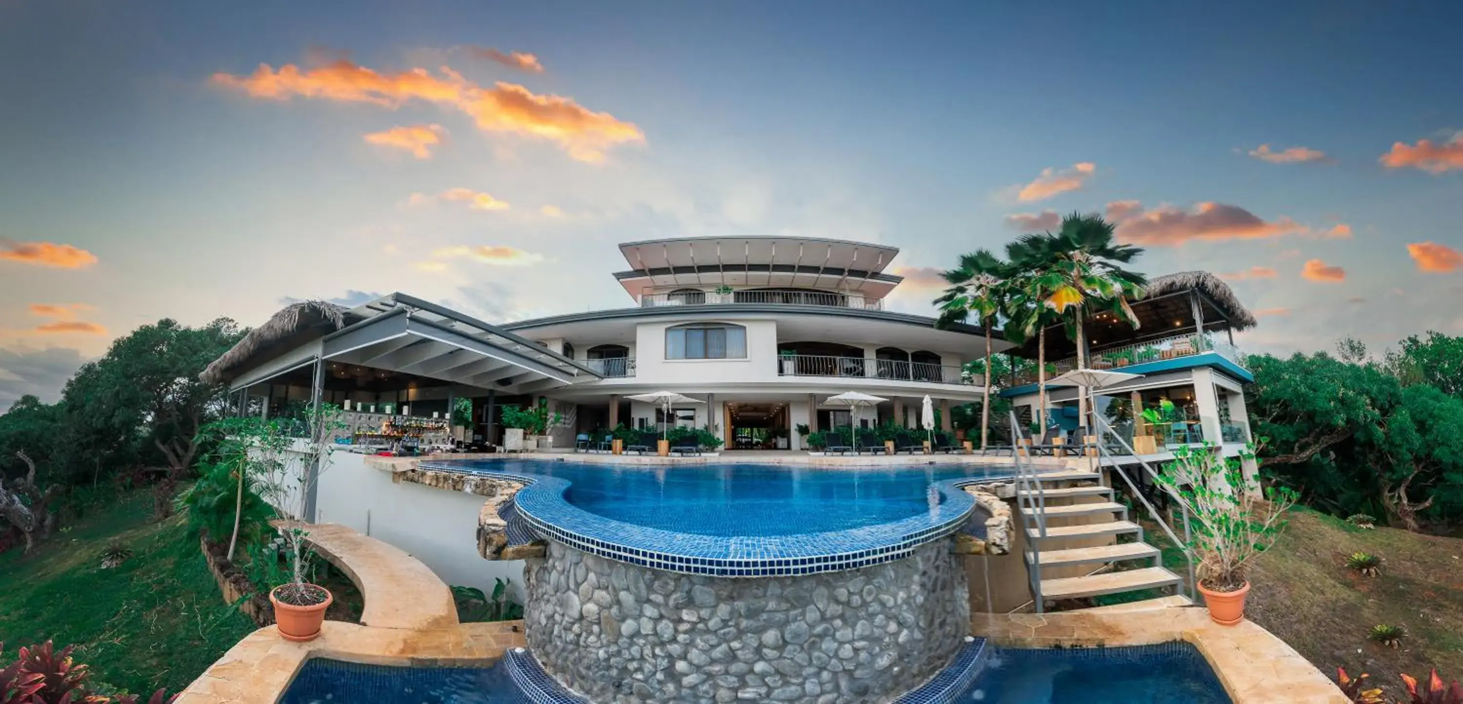 Property building in Marala Hotel Property building in Marala Hotel