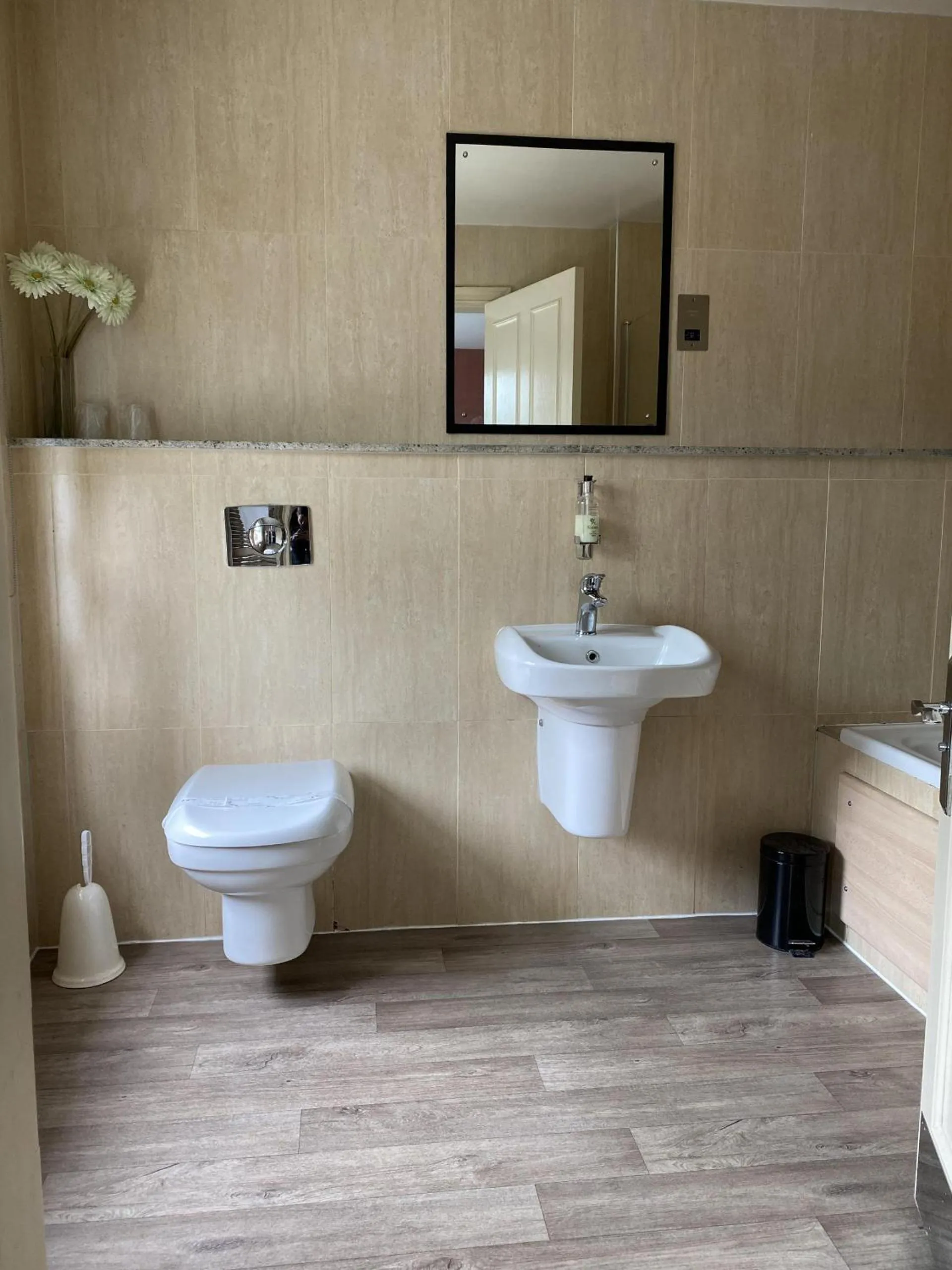 Bathroom in The Windmill Inn