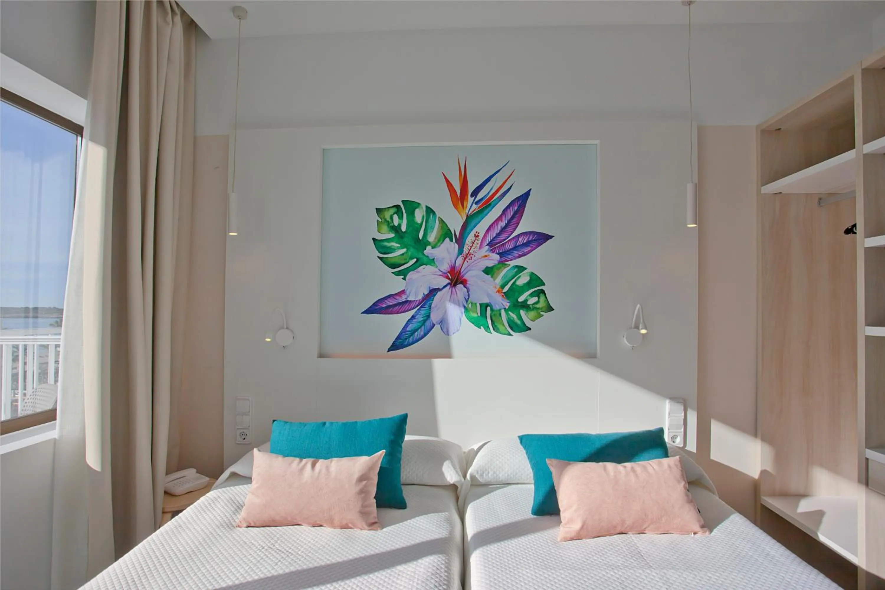 Bed in BLUESEA Anba Romaní