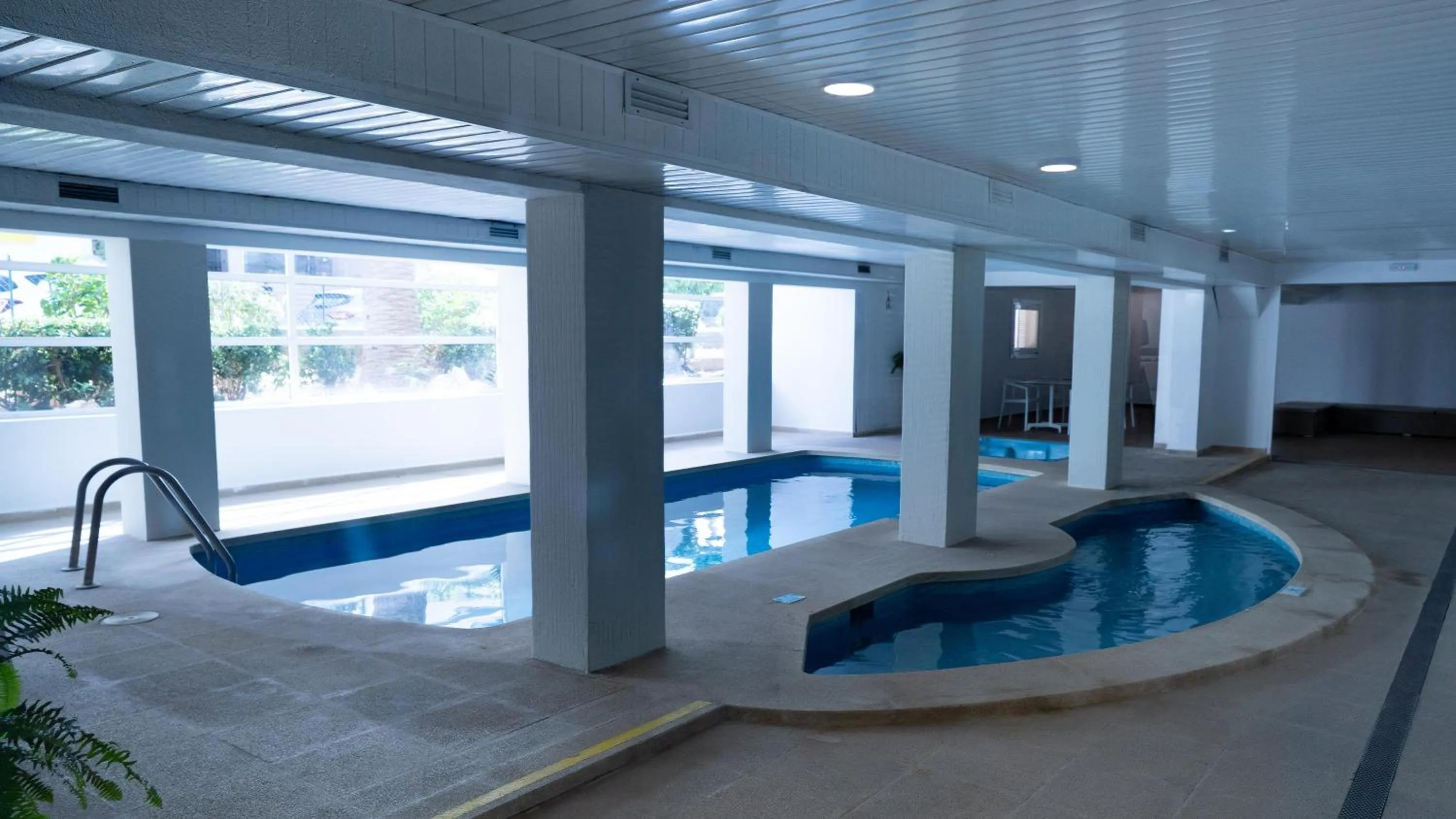 Swimming pool in BLUESEA Anba Romaní