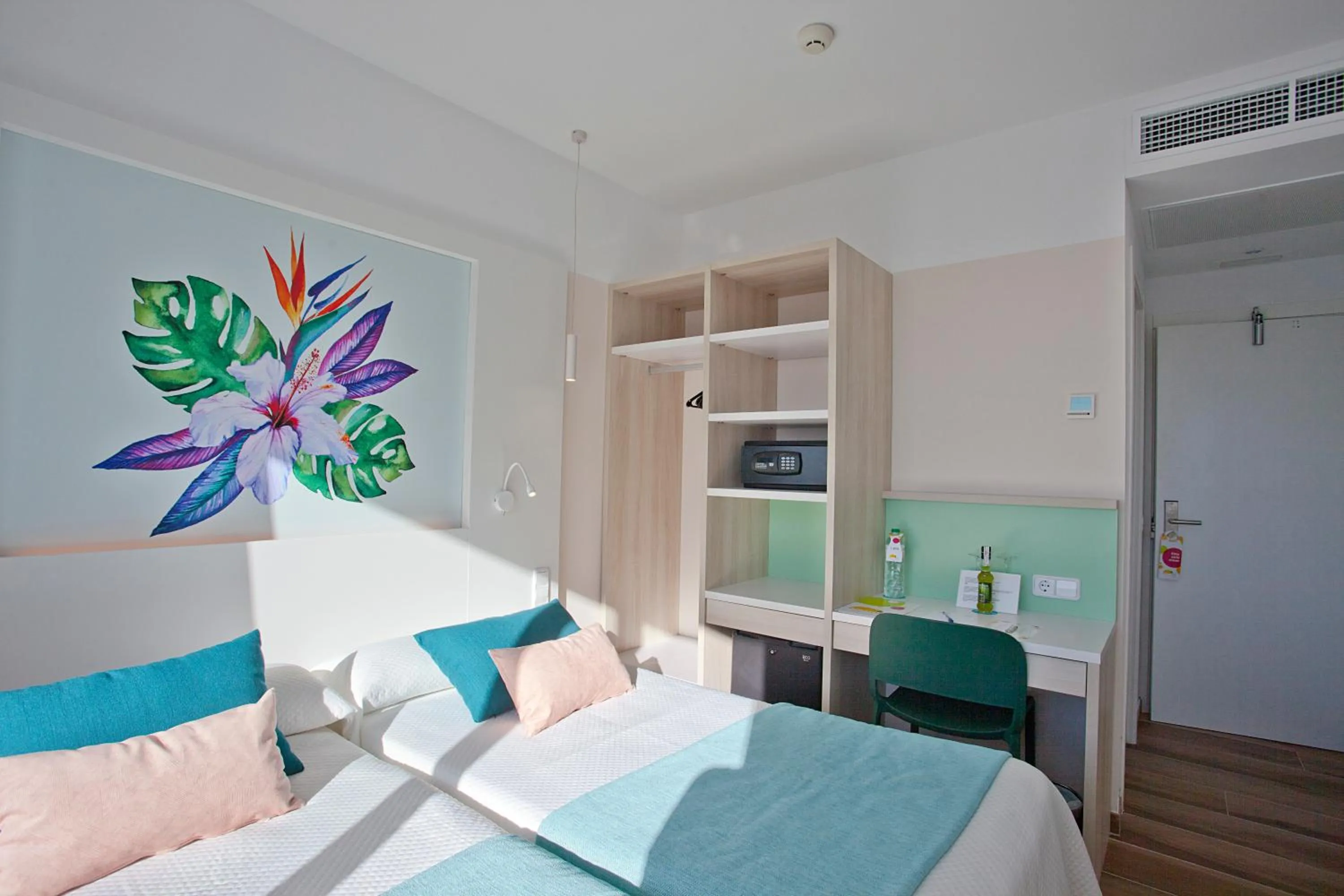 Bed in BLUESEA Anba Romaní