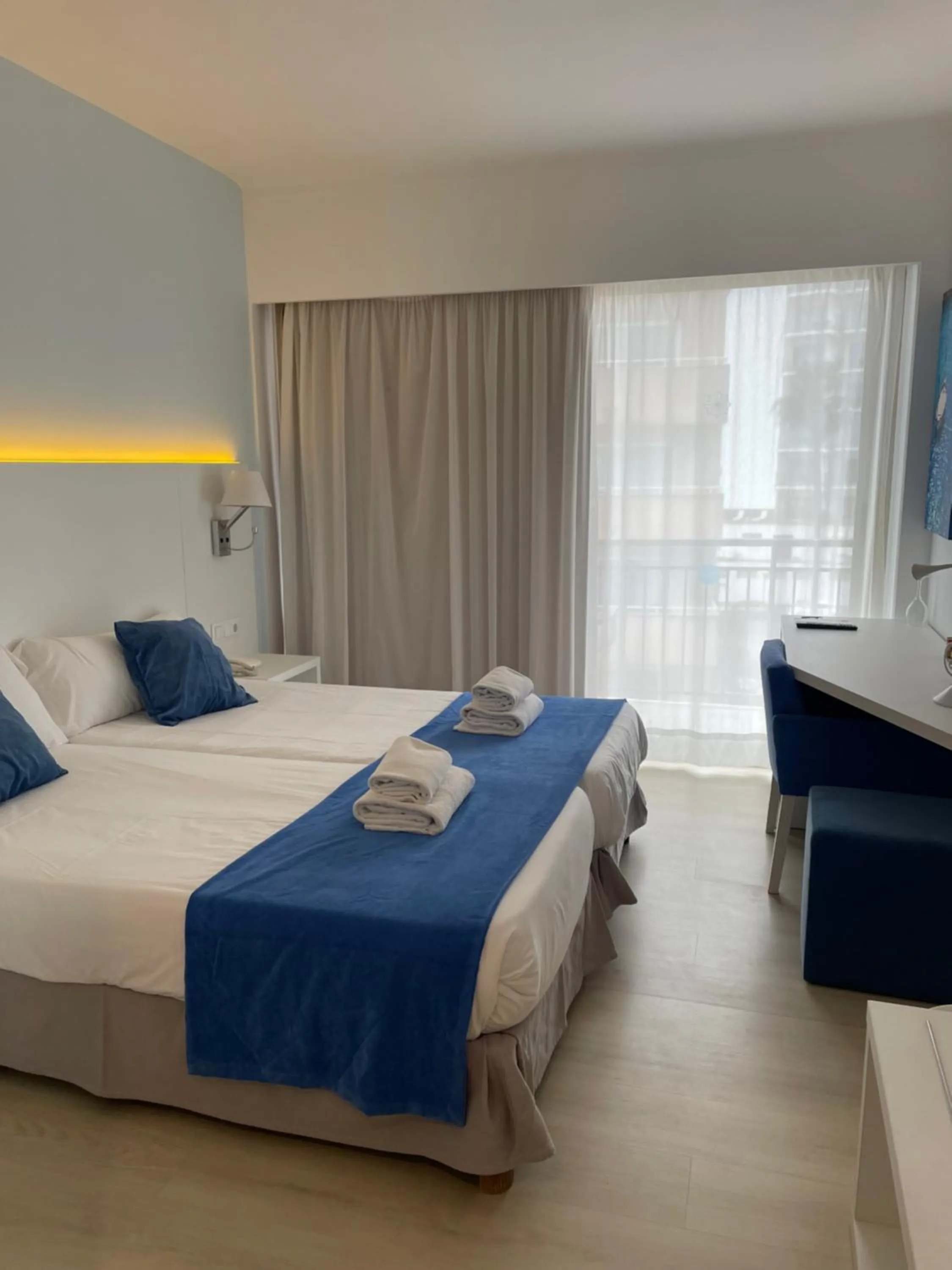 Bed in BLUESEA Anba Romaní